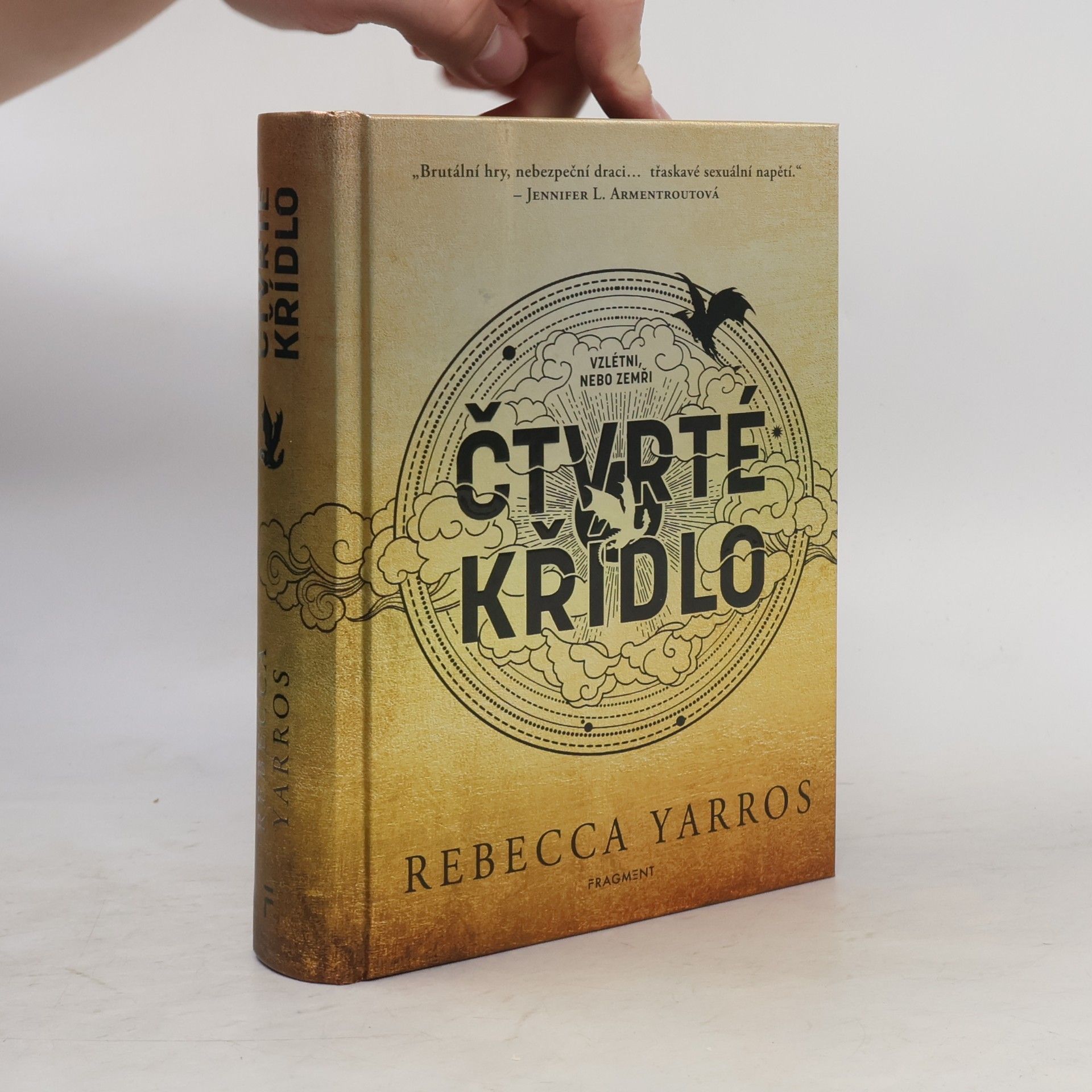 Rebecca Yarros Čtvrté křídlo