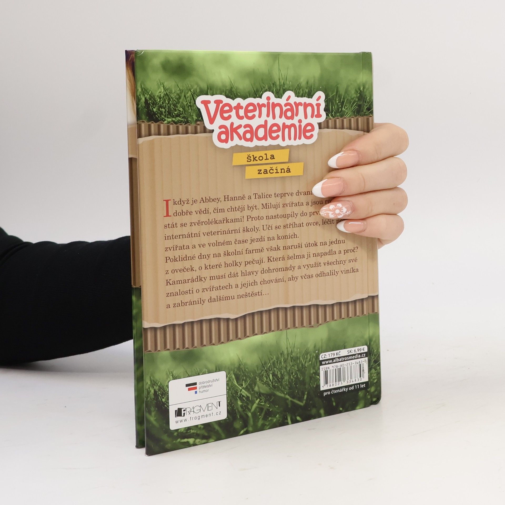 Rebecca Johnson Veterinární akademie. Škola začíná