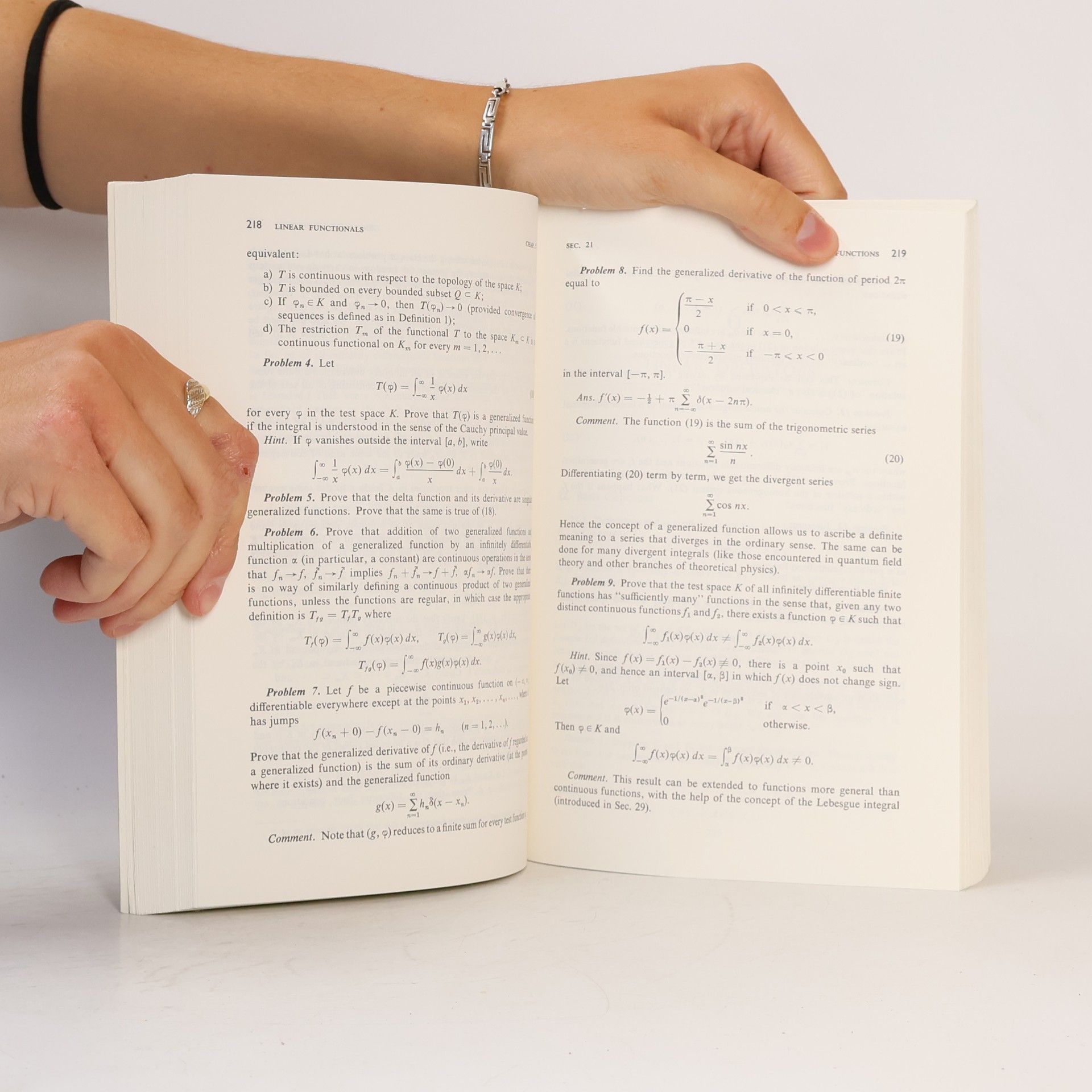 A. N. Kolmogorov Introductory Real Analysis