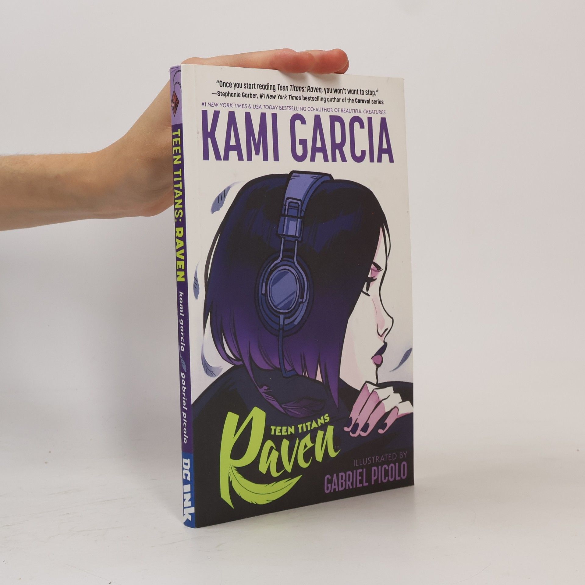 Kami Garcia Teen Titans : Raven
