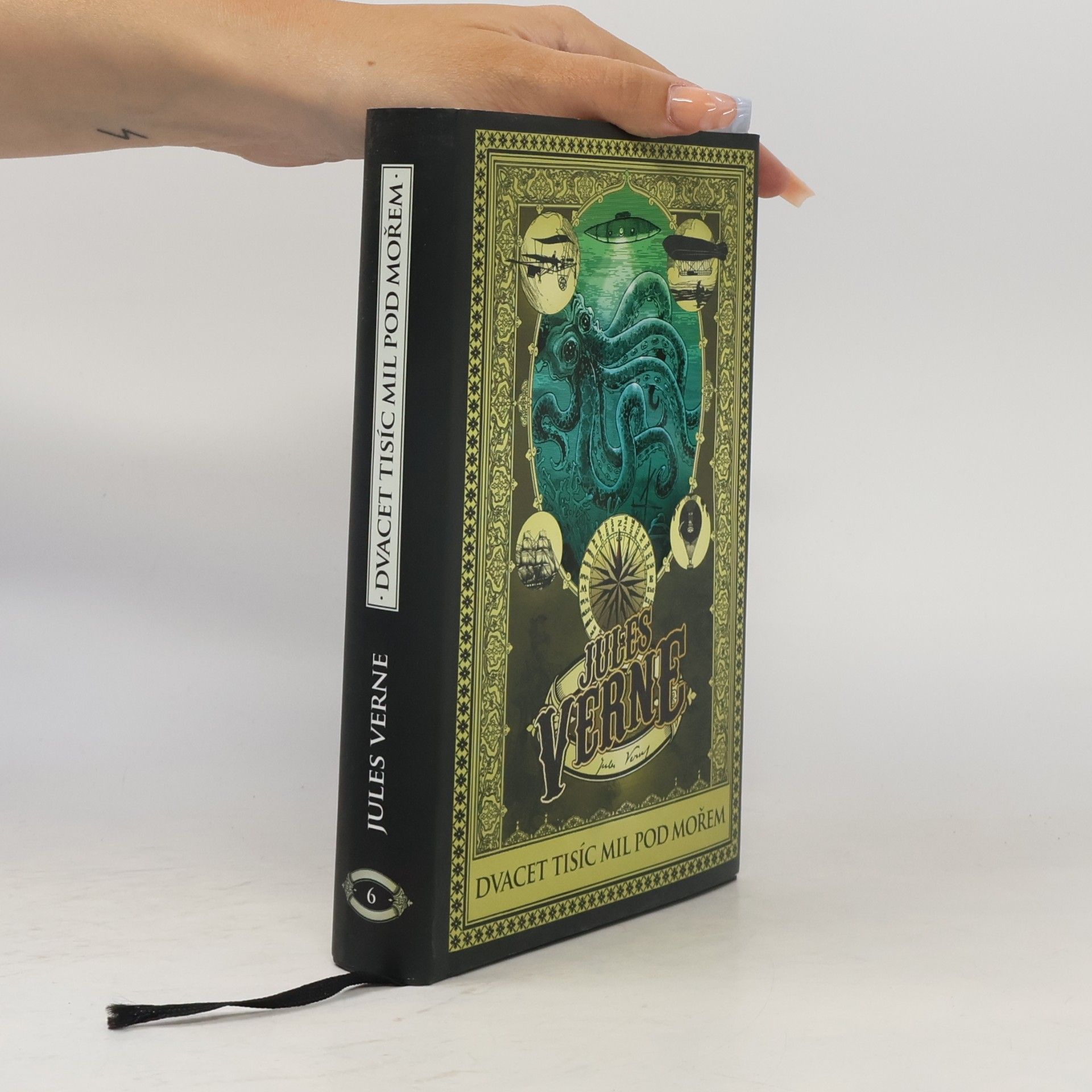 Jules Verne Dvacet tisíc mil pod mořem