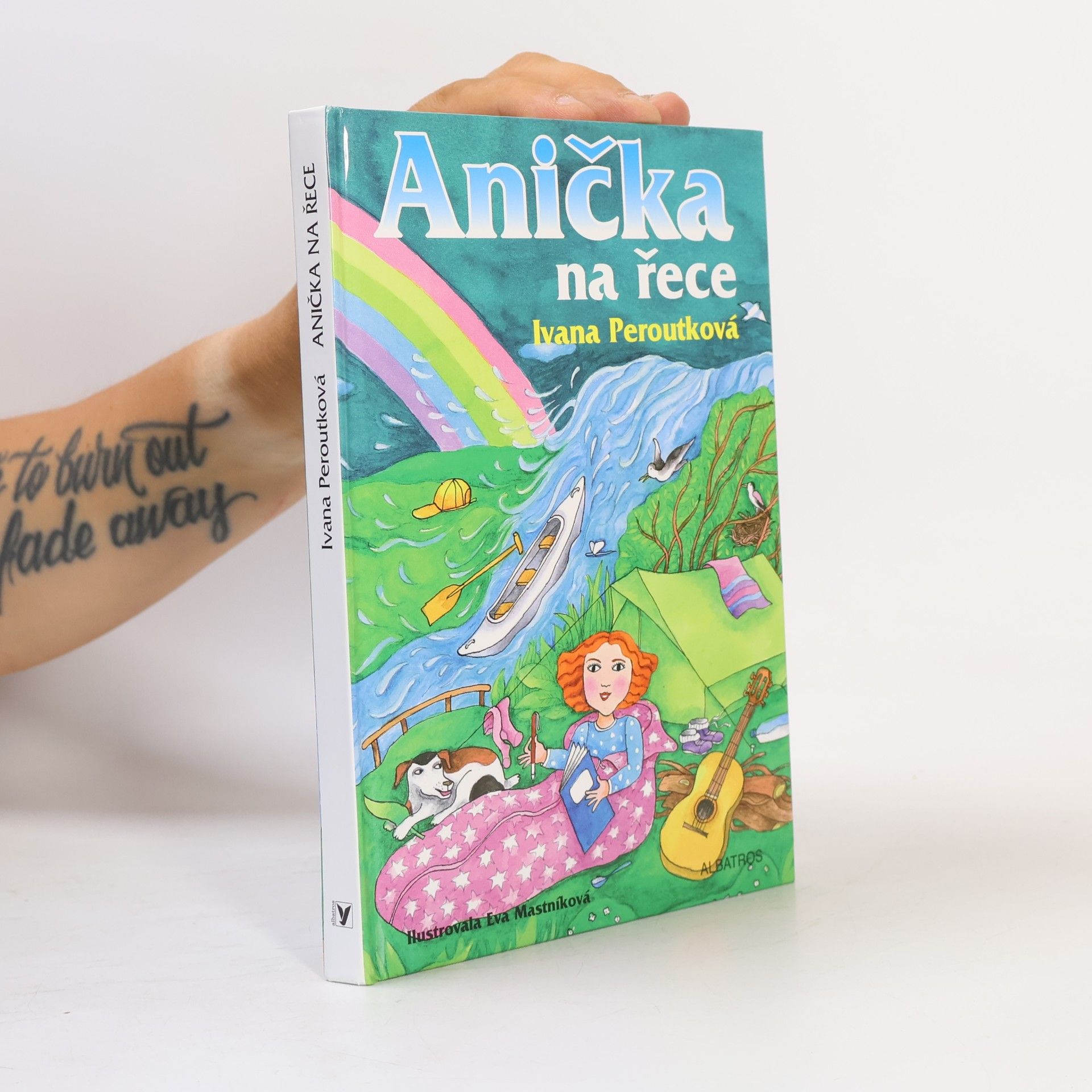 Peroutková Ivana Anička na řece