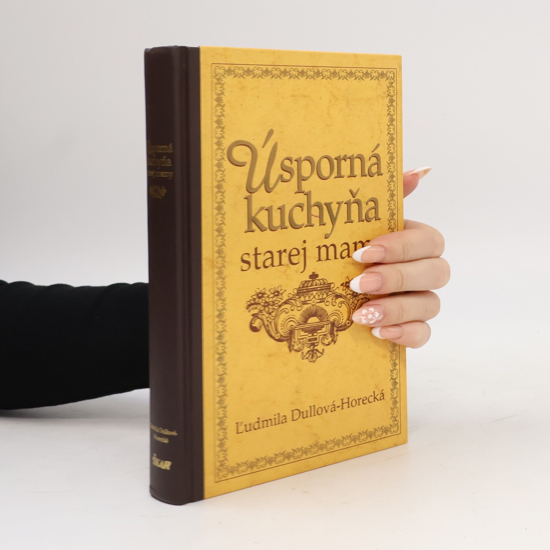 Ľudmila Dullová-Horecká Úsporná kuchyňa starej mamy
