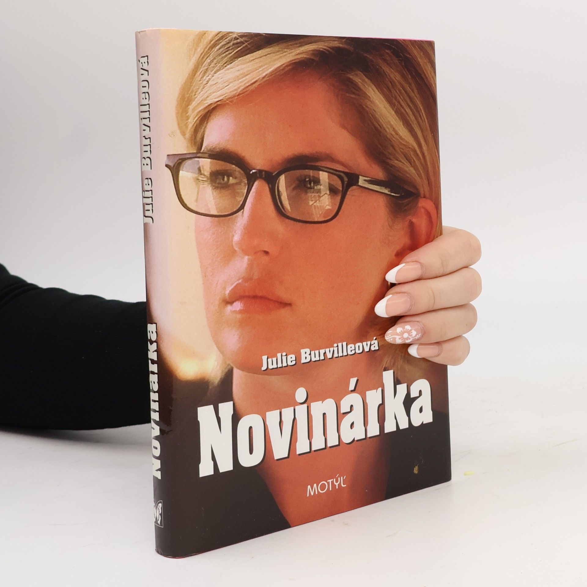 Julie Burvilleová Novinárka