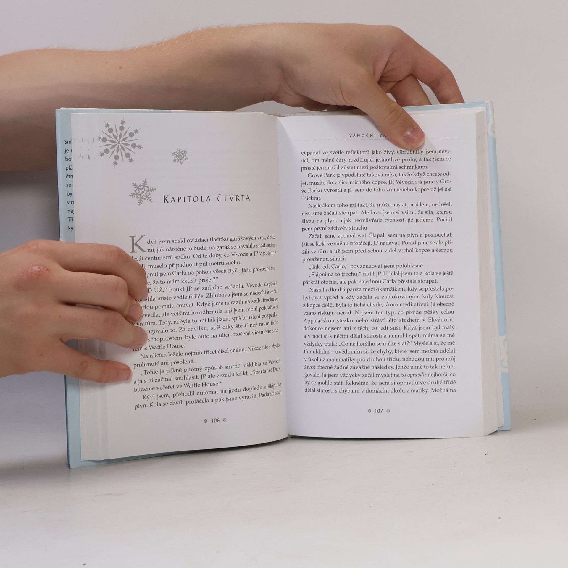 John Green Sněží, sněží... Tři sváteční romance