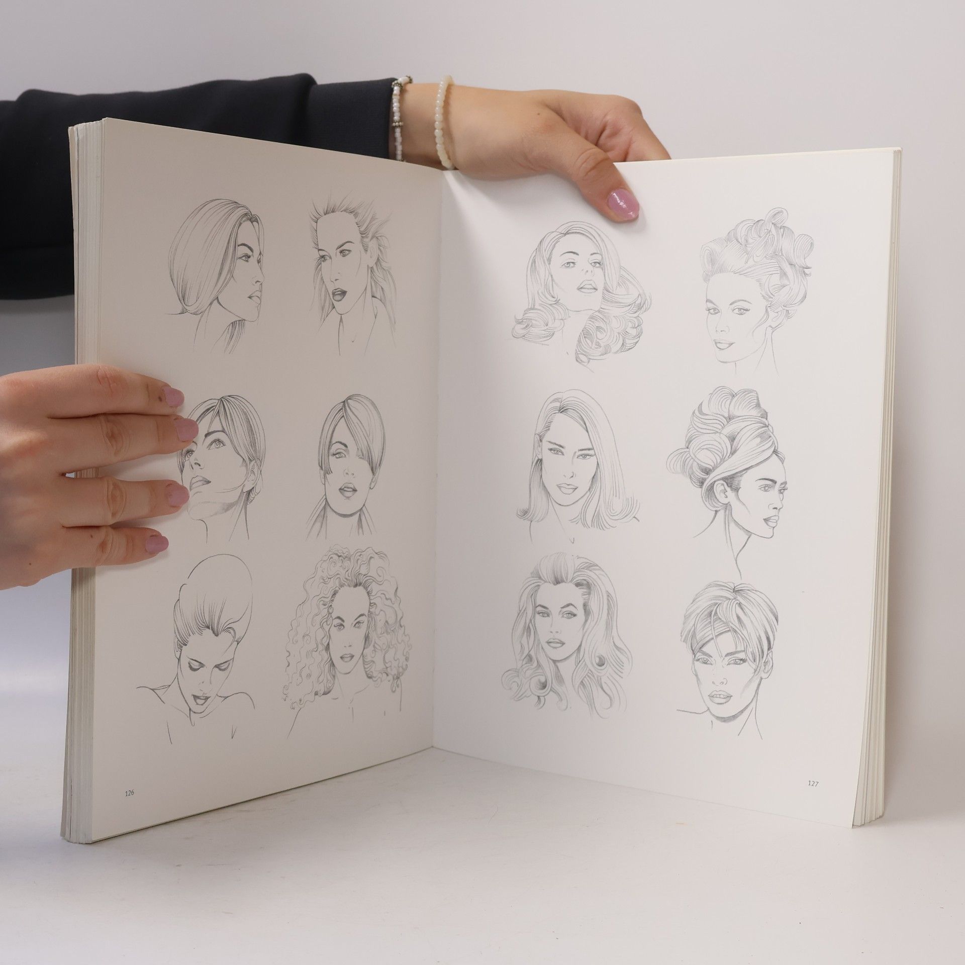 Elisabetta Drudi Zeichnen für Modedesign