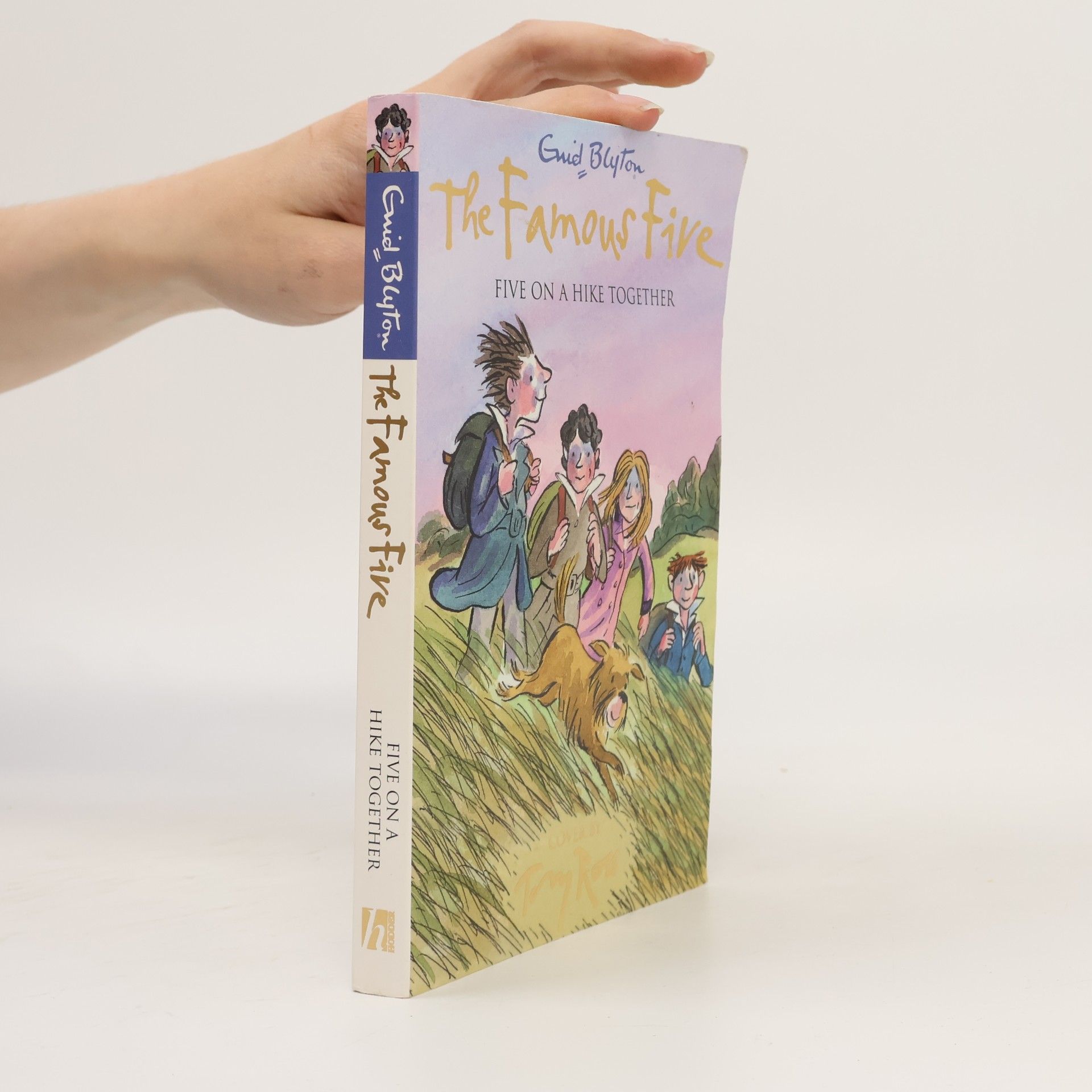 Enid Blyton Famous Five: Five On A Hike Together