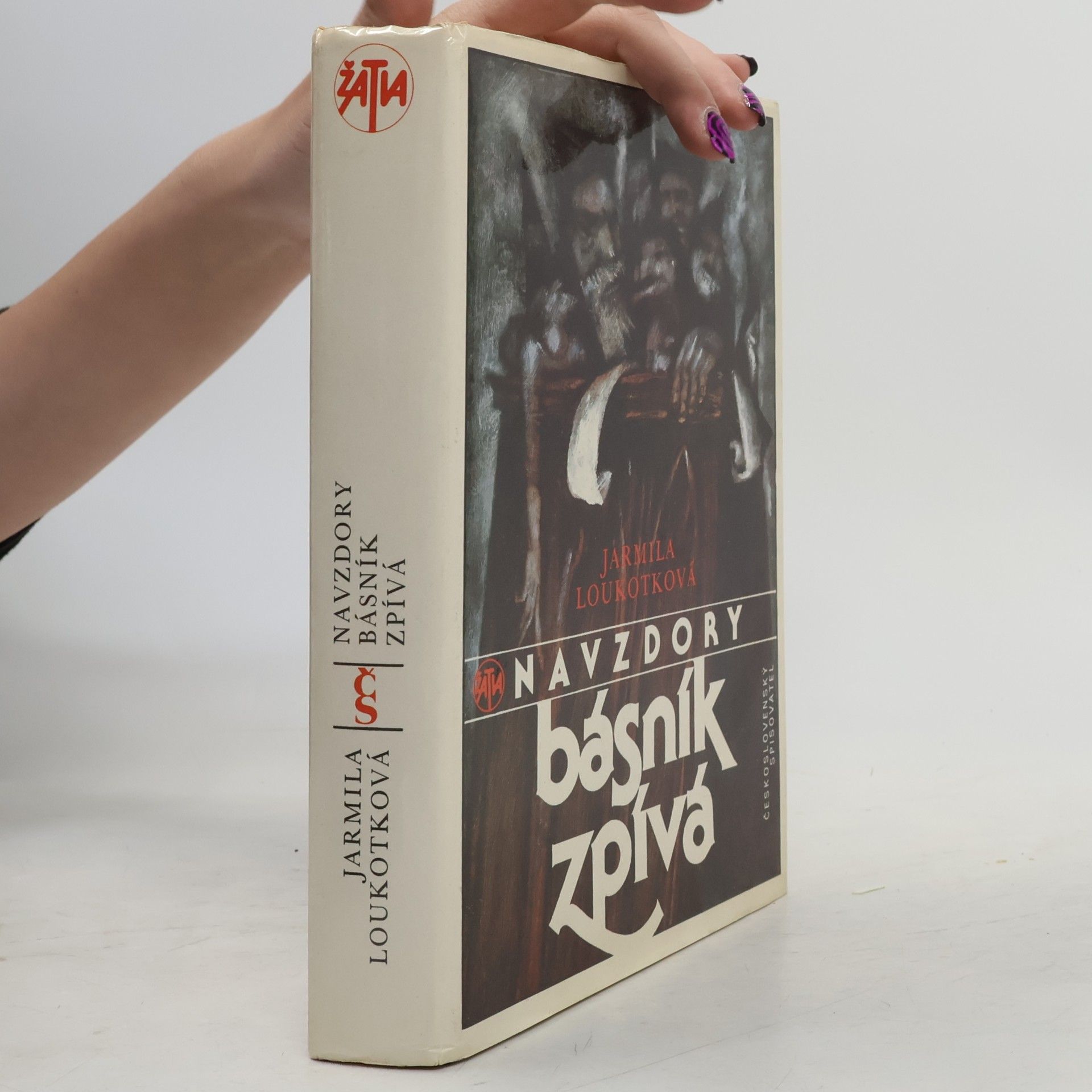 Jarmila Loukotková Navzdory básník zpívá