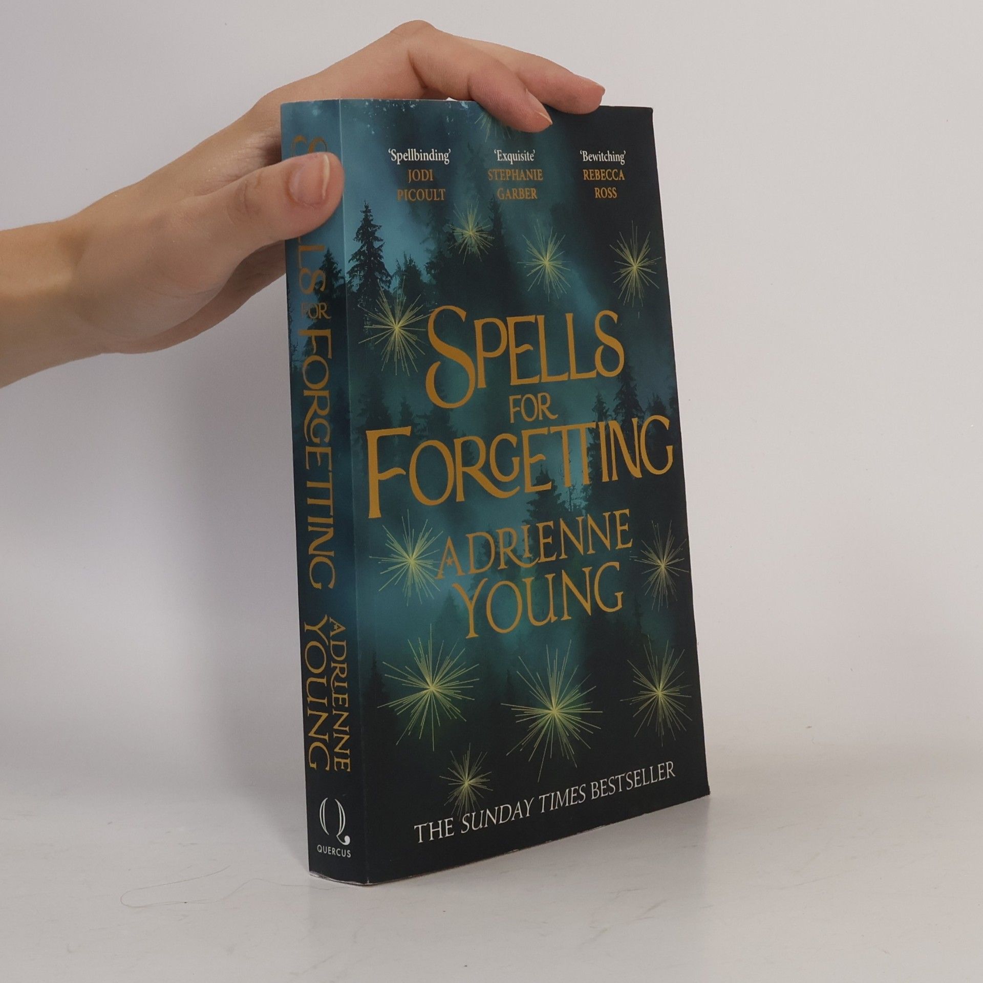 Adrienne Young Spells for Forgetting: the magical and compelling mystery perfect for winter nights
