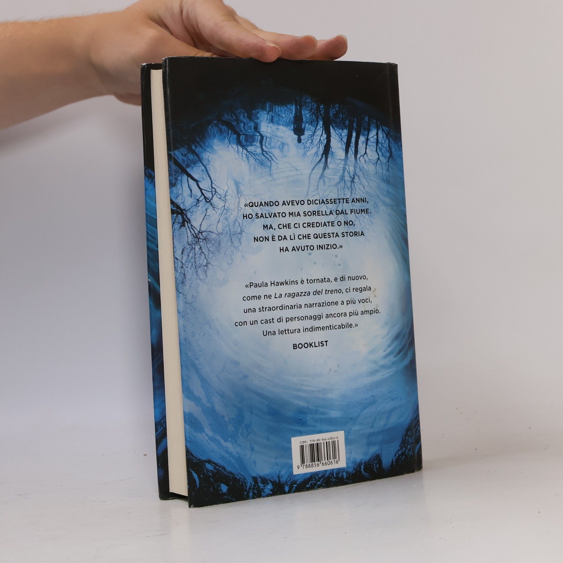 Paula Hawkinsová Dentro l'acqua