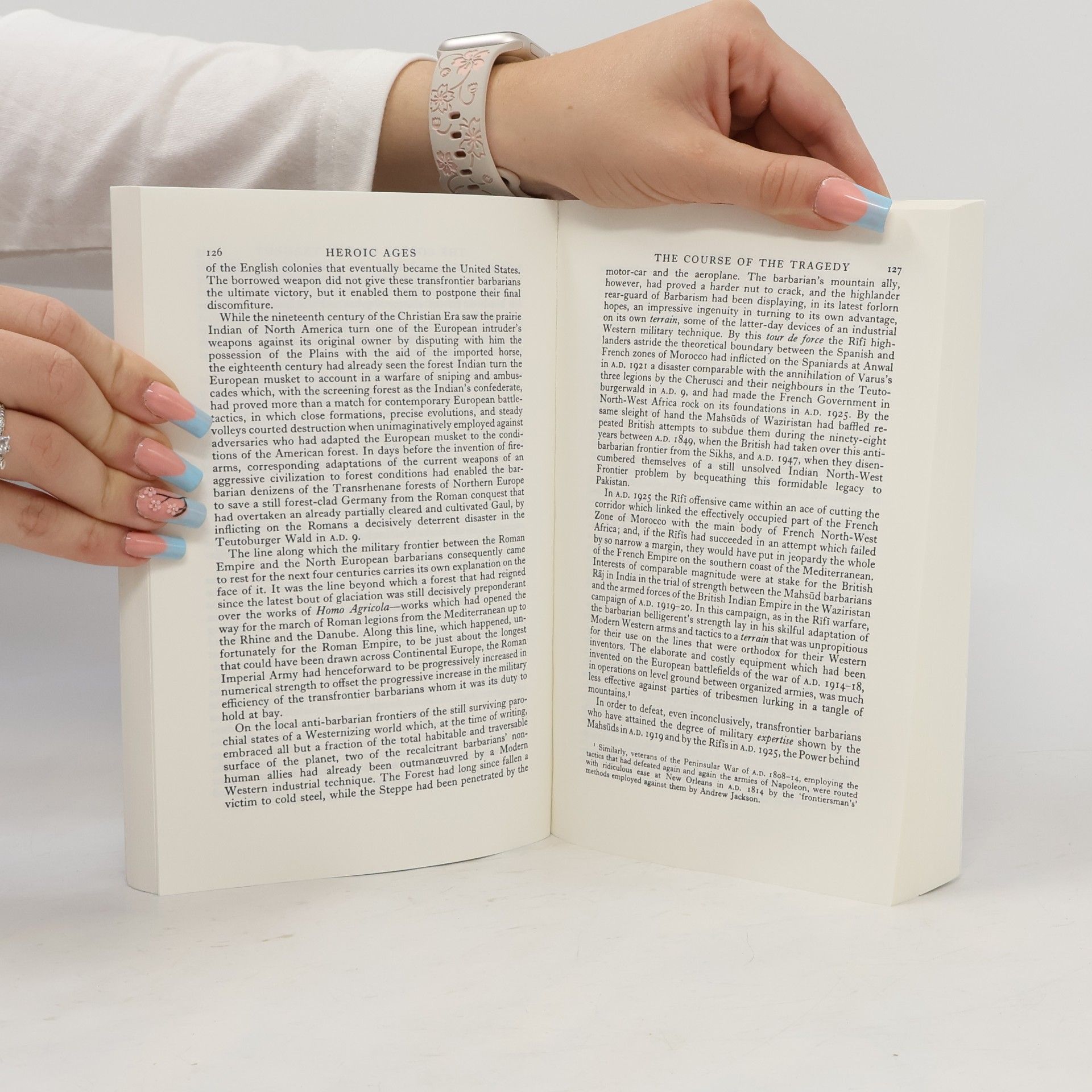 Arnold Toynbee A Study of history. Abridgement of volumes VII-X by D.C. Somervell