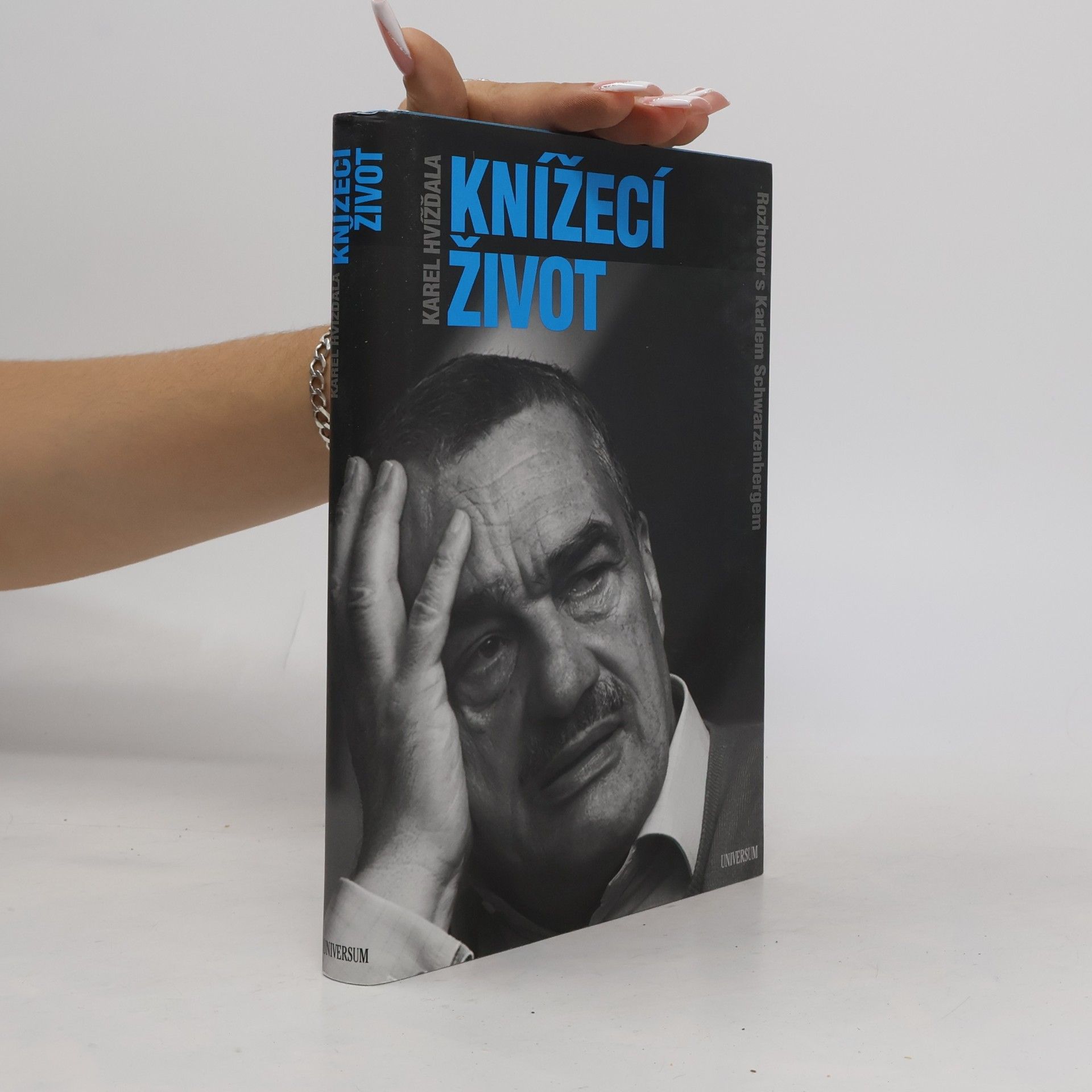 Karel Hvížďala Knížecí život