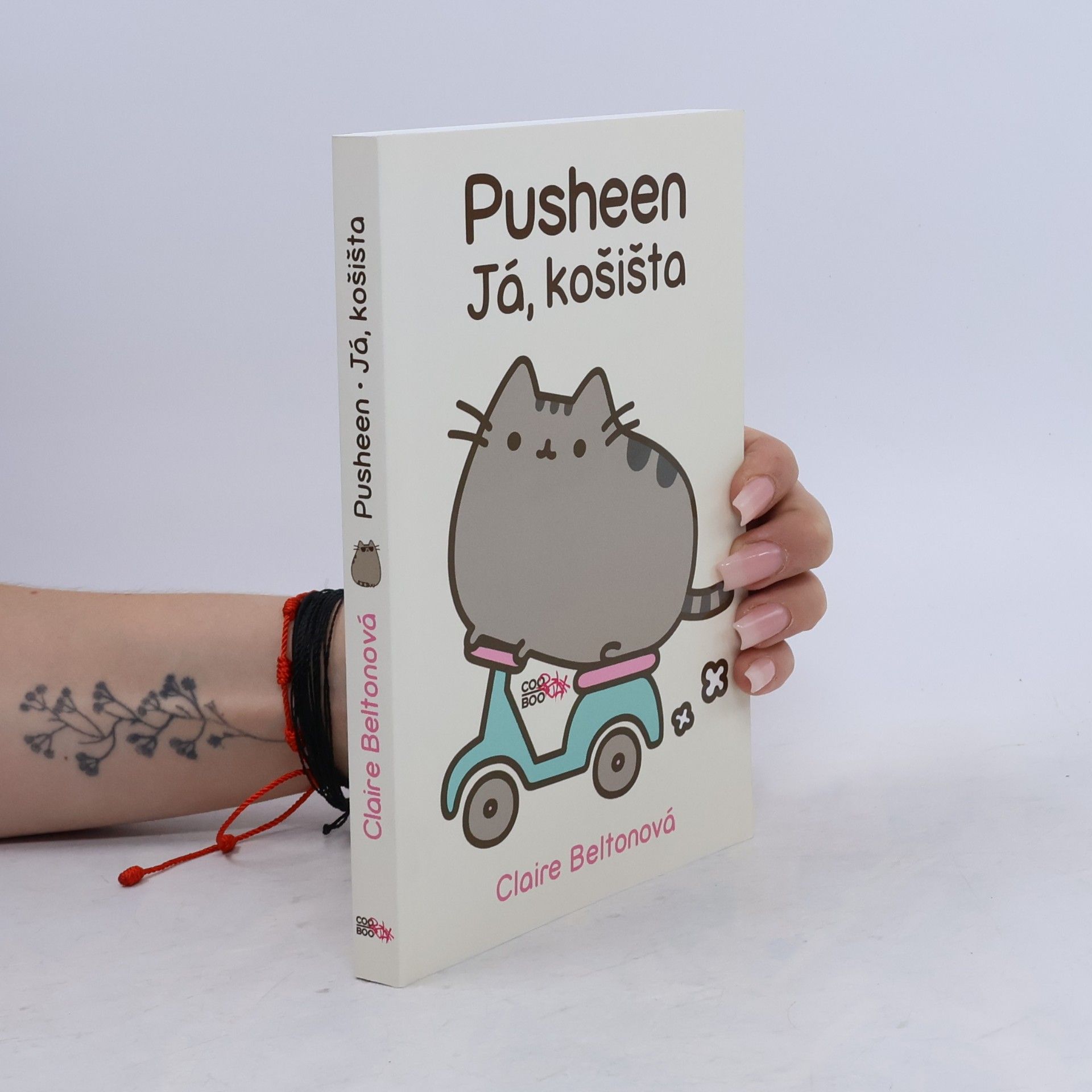 Claire Belton Pusheen. Já, košišta