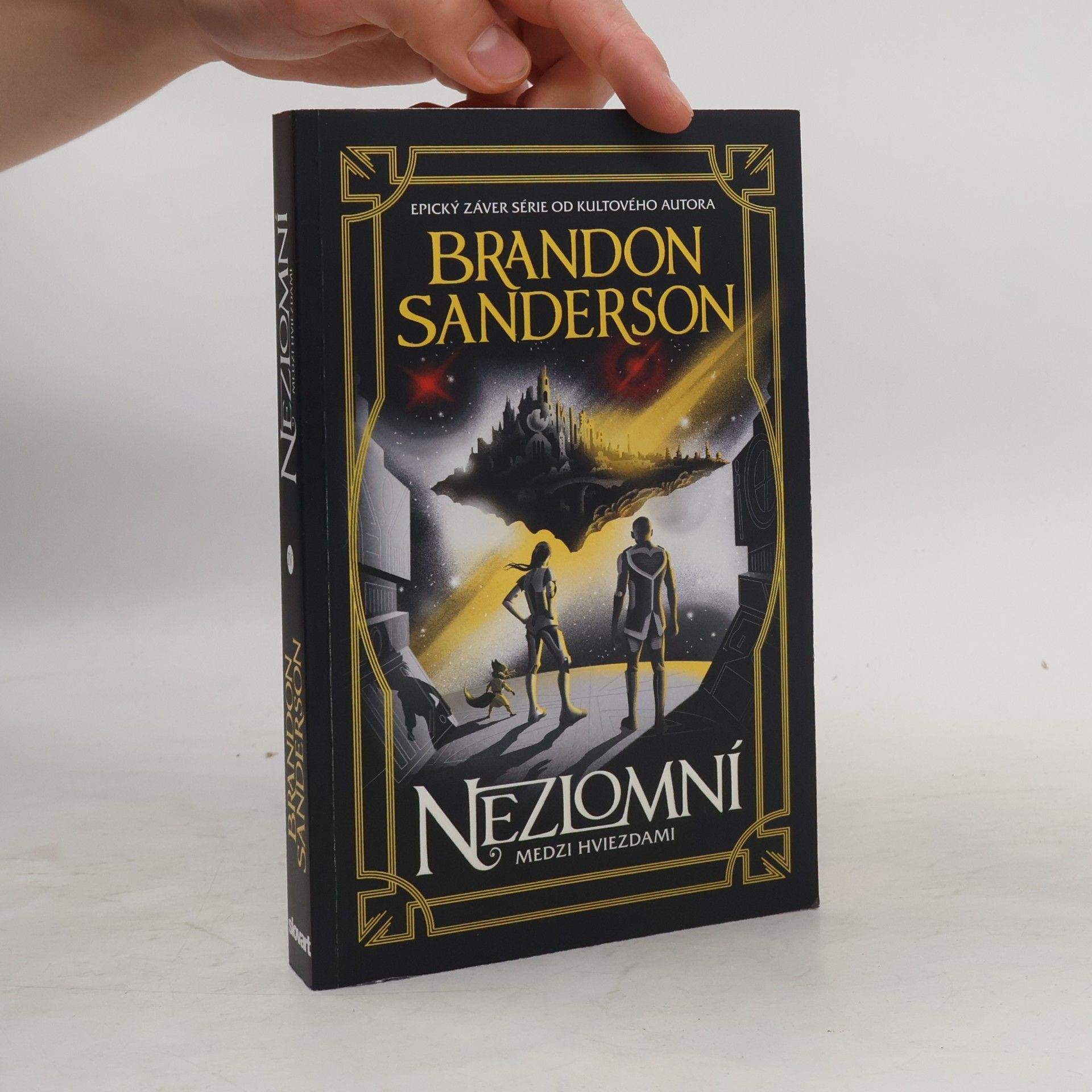 Brandon Sanderson Nezlomní 4. Medzi hviezdami