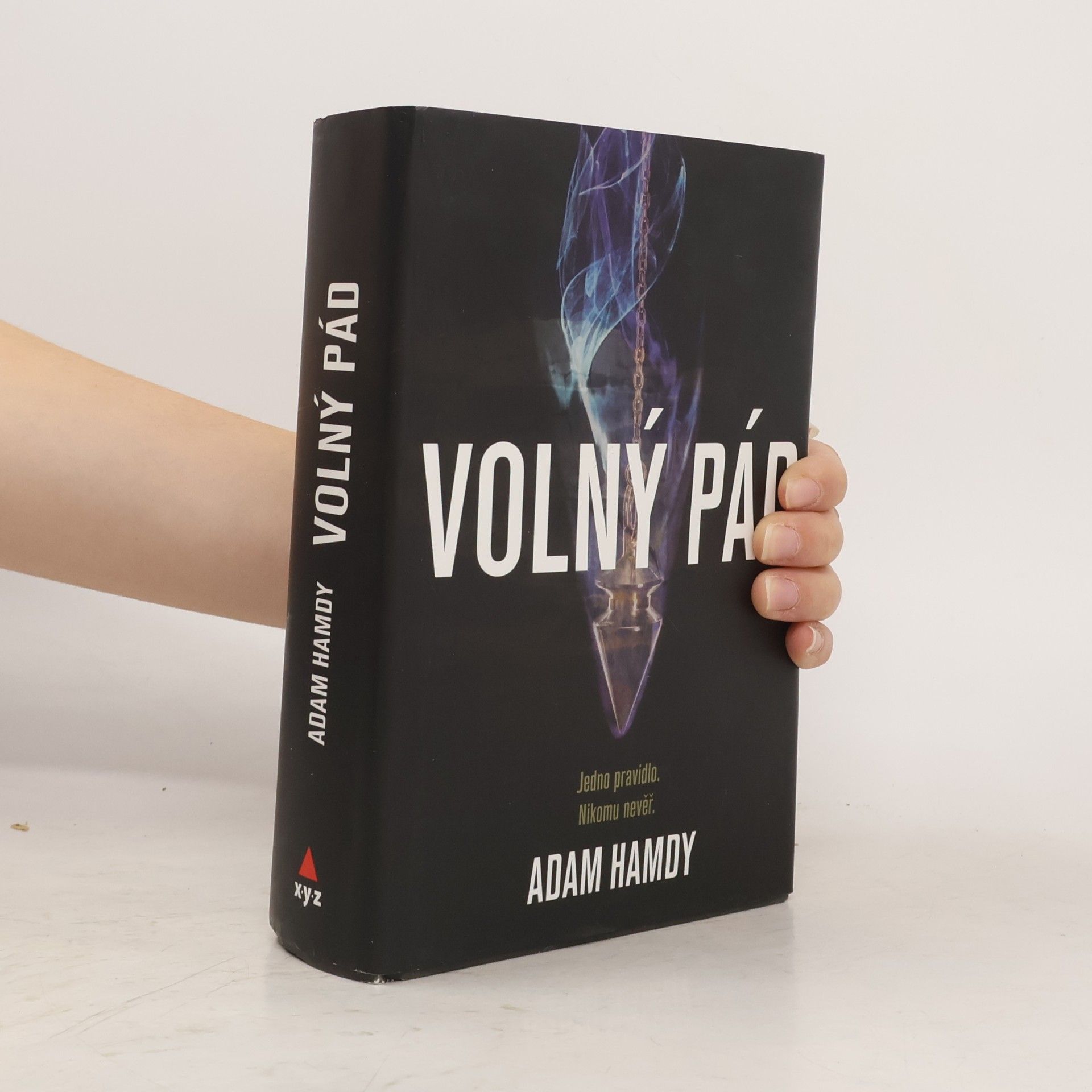 Adam Hamdy Volný pád