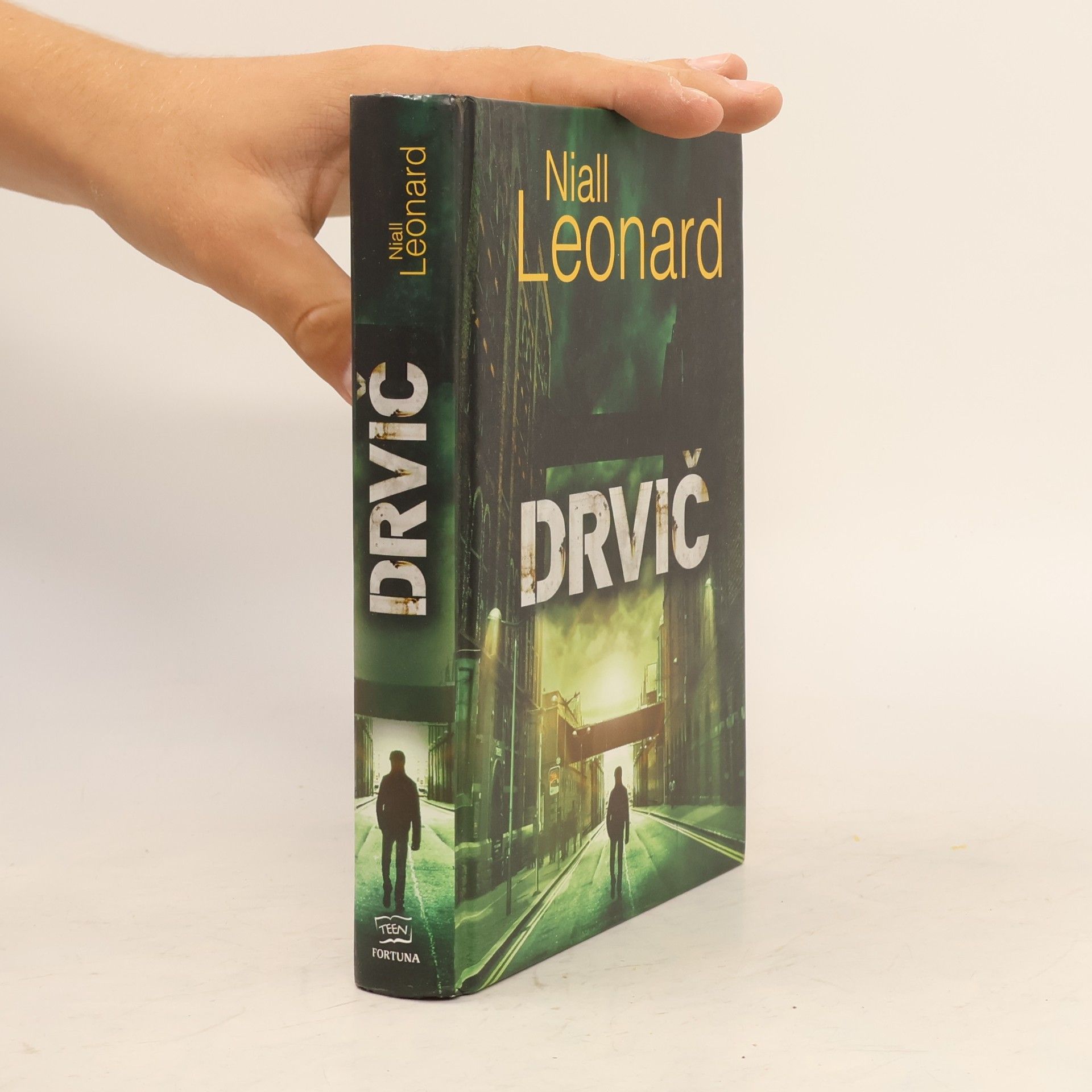 Niall Leonard Drvič