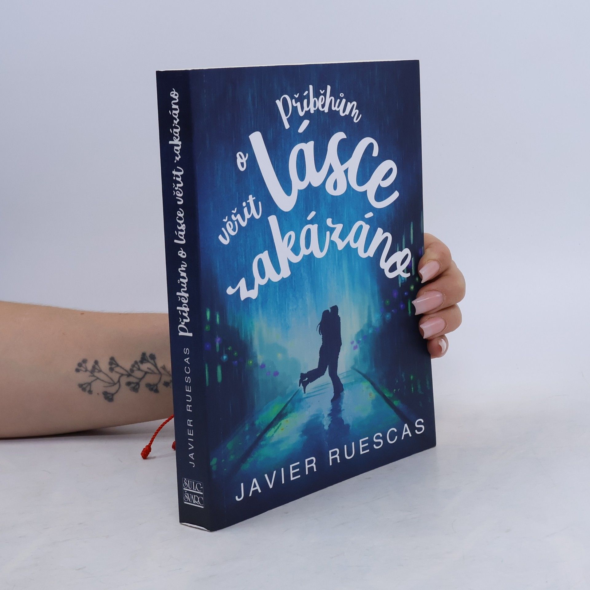 Javier Ruescas Příběhům o lásce věřit zakázáno
