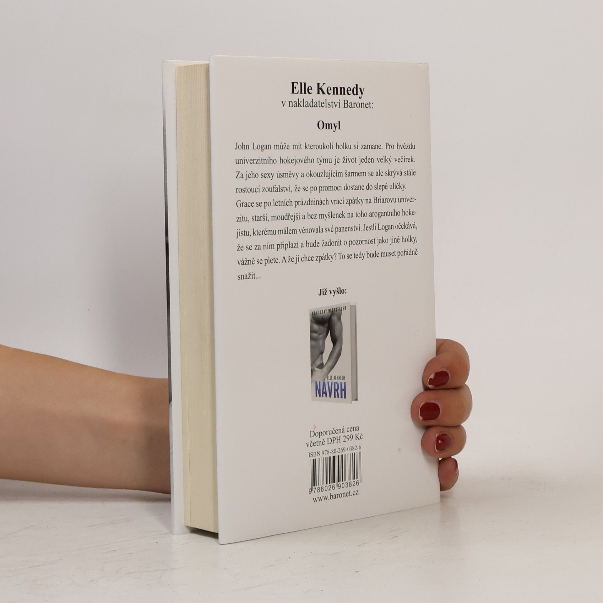Elle Kennedy Omyl. Cyklus Off-Campus 2