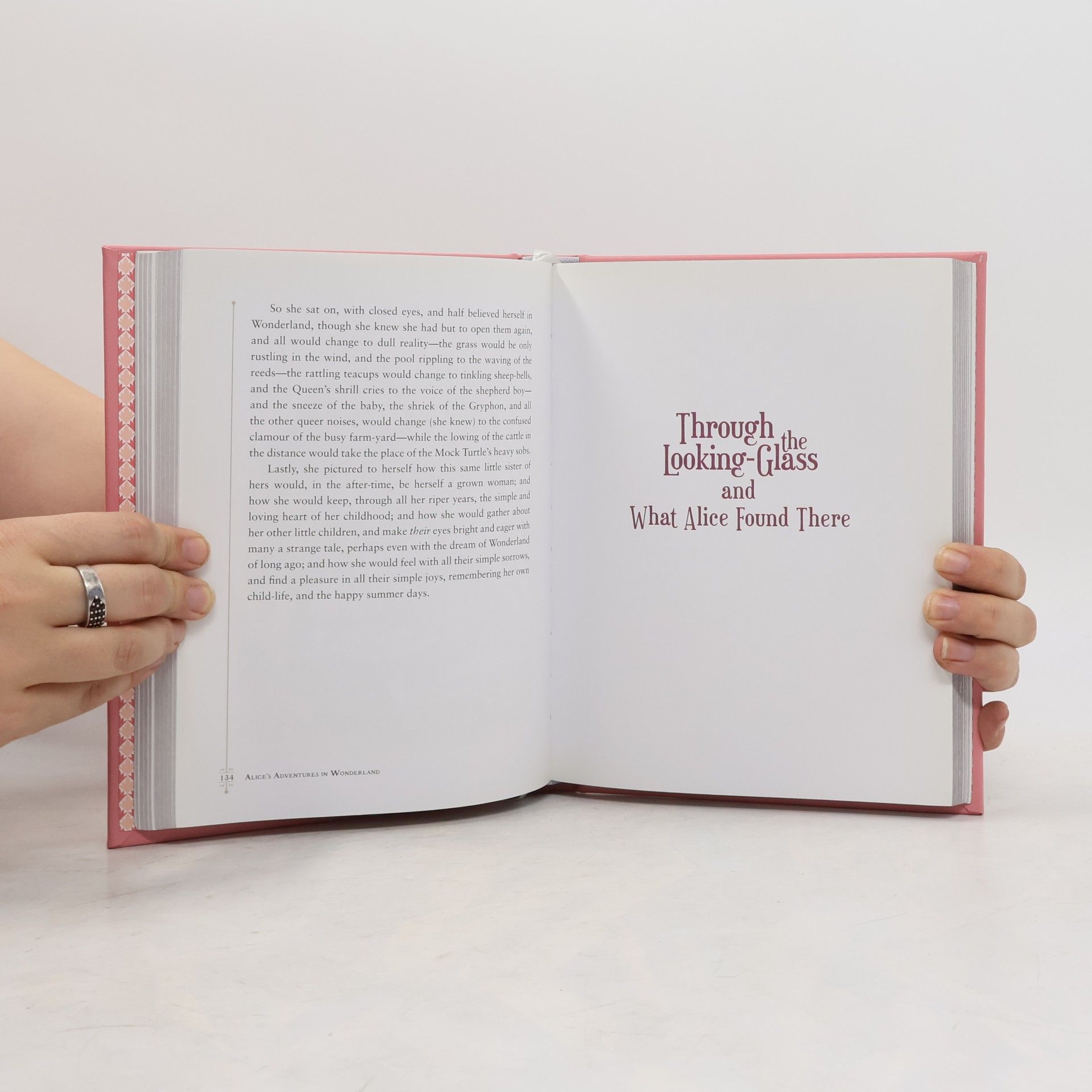 Lewis Carroll Alice's Adventures in Wonderland and Through the Looking-Glass