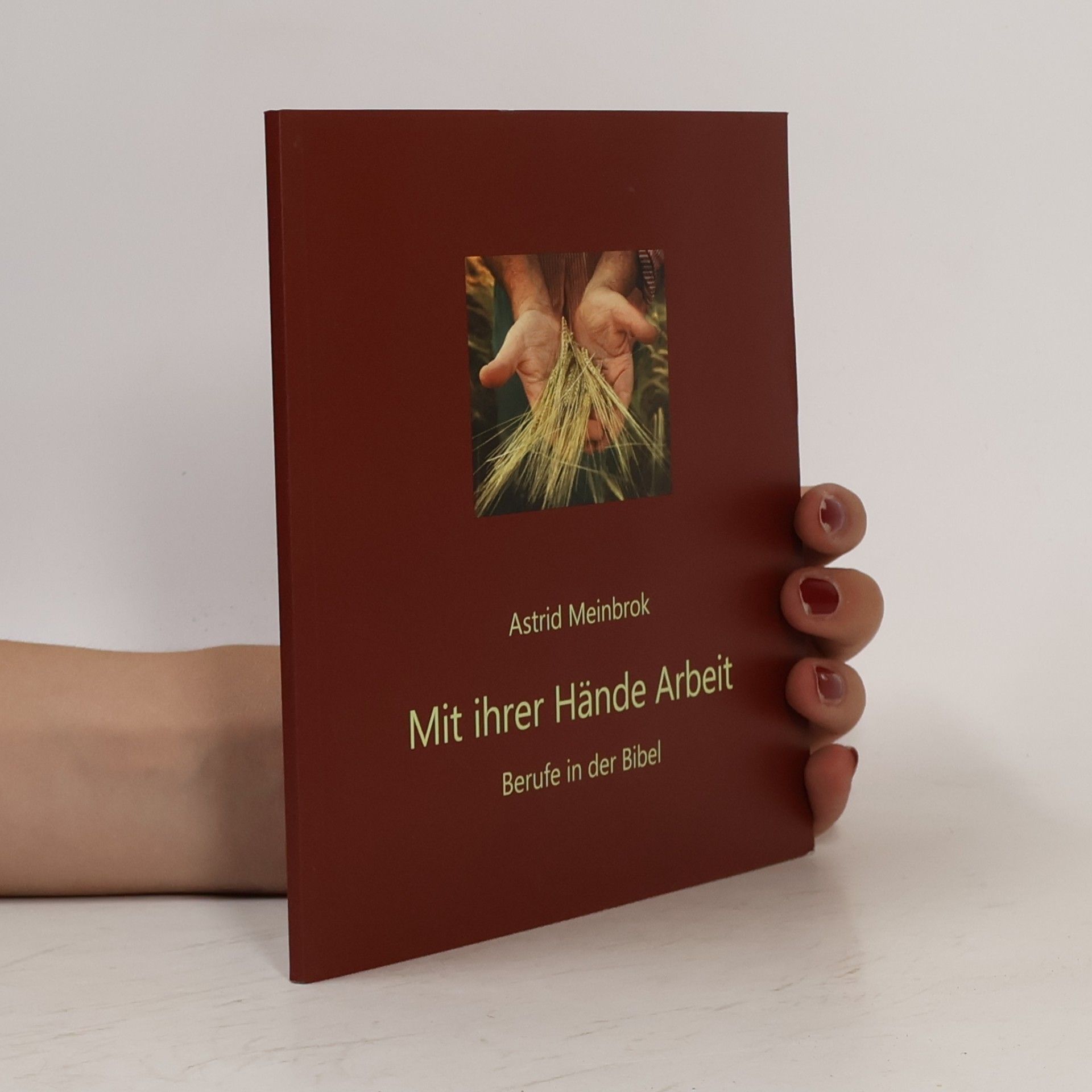 Mit ihrer Arbeit Hände