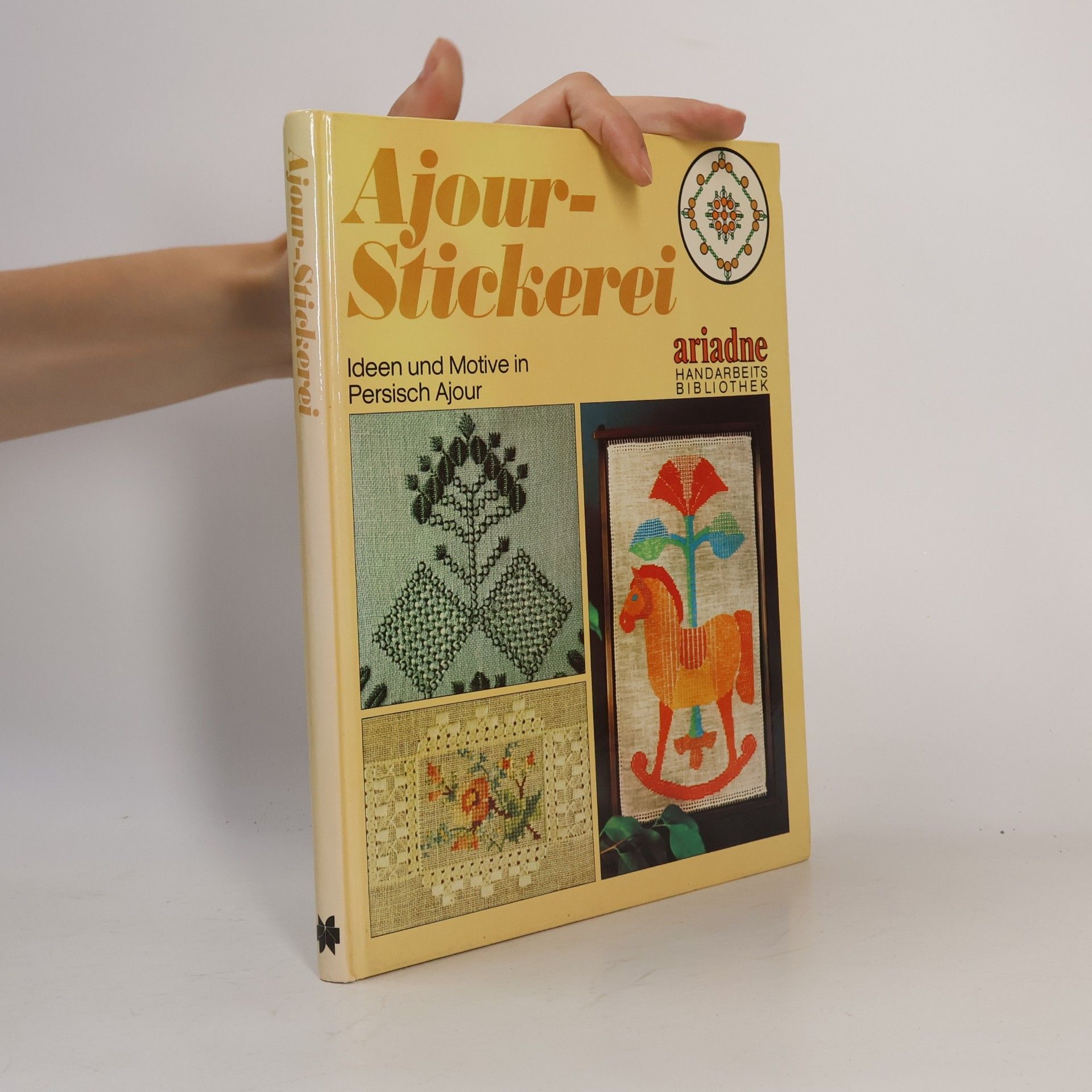 Autorenkollektiv Ajour-Stickerei
