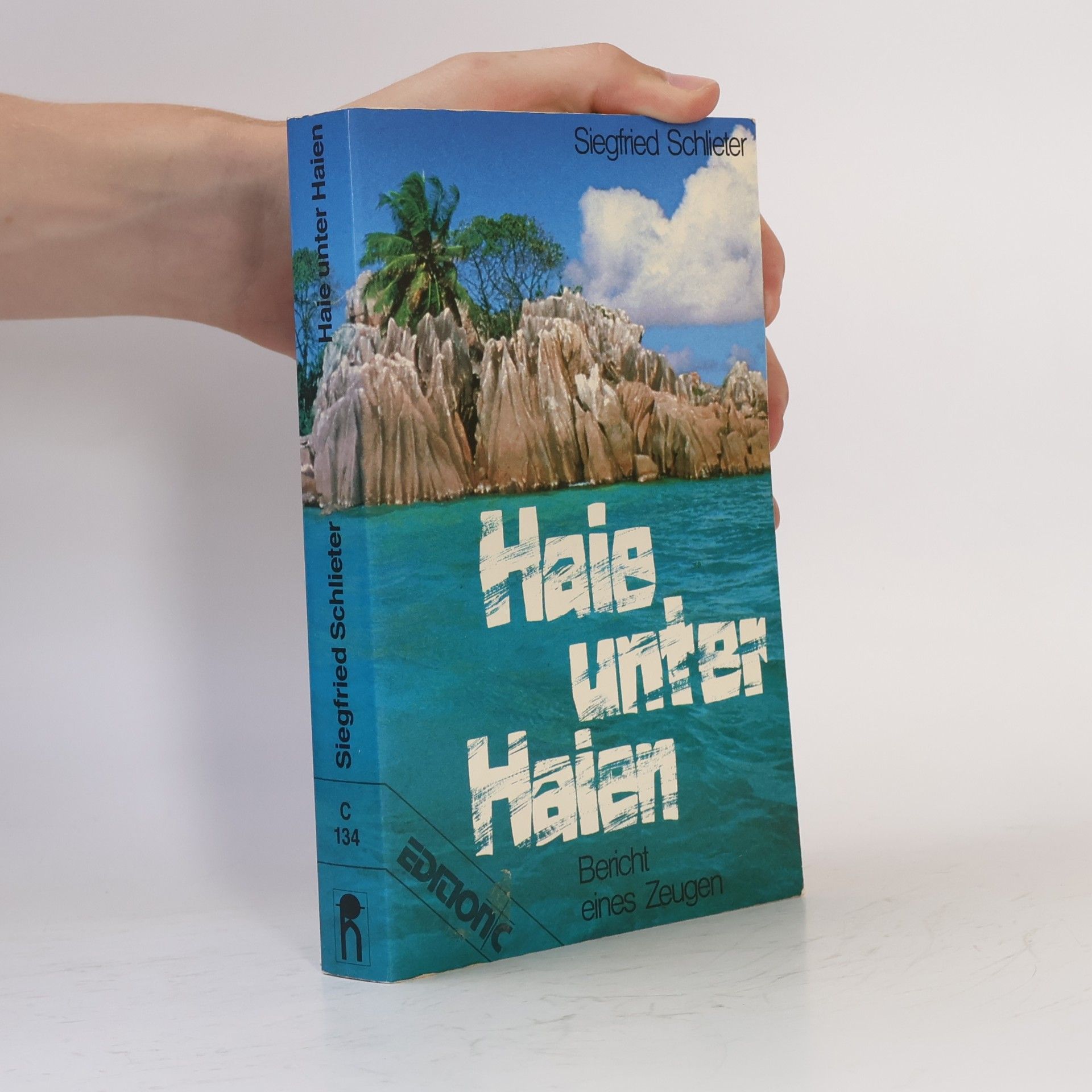 C - 134: Haie unter Haien