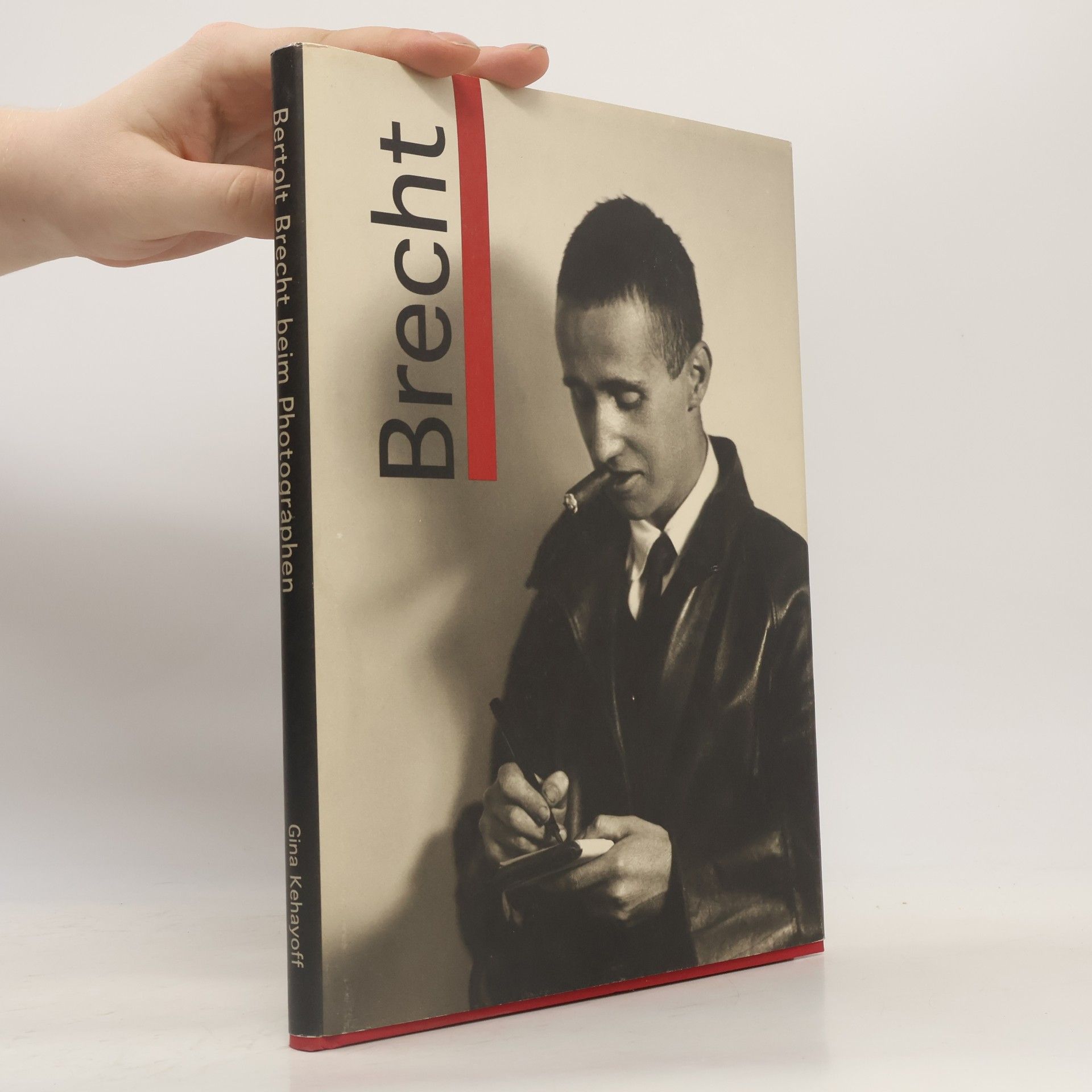 Gina Kehayoff Bertolt Brecht beim Photographen