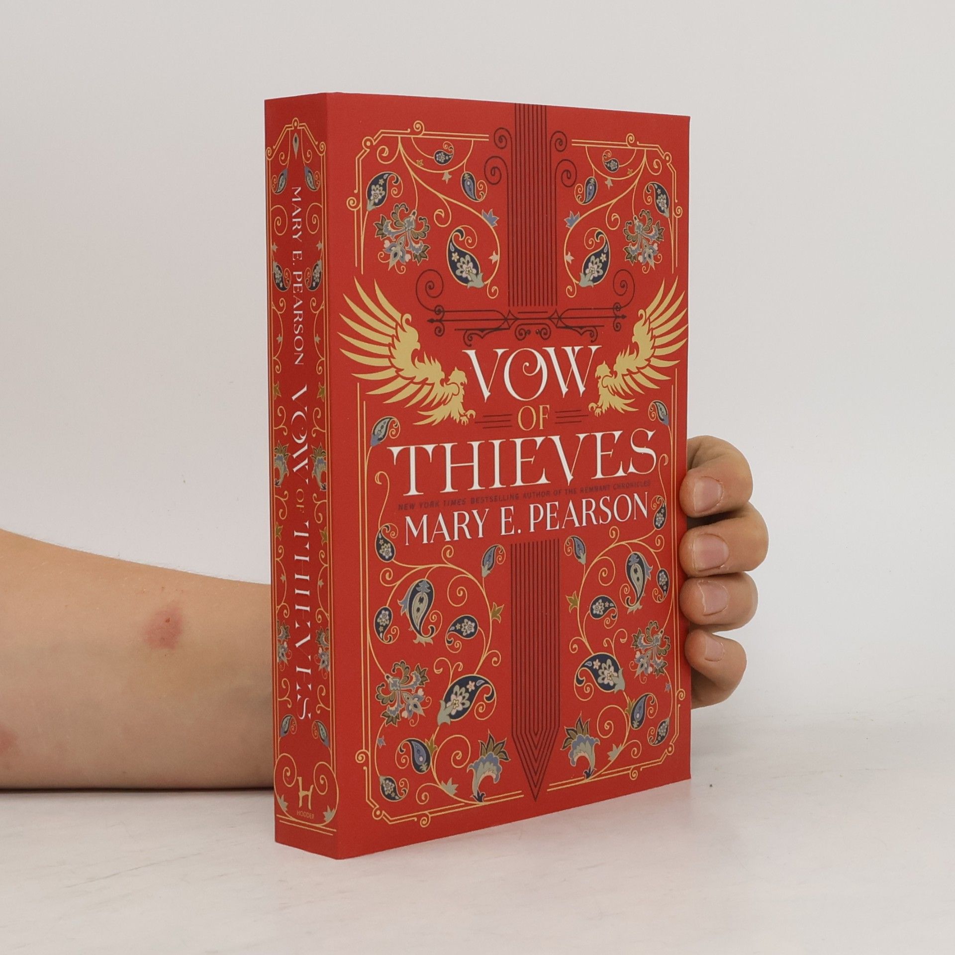 Mary E. Pearson Vow of Thieves