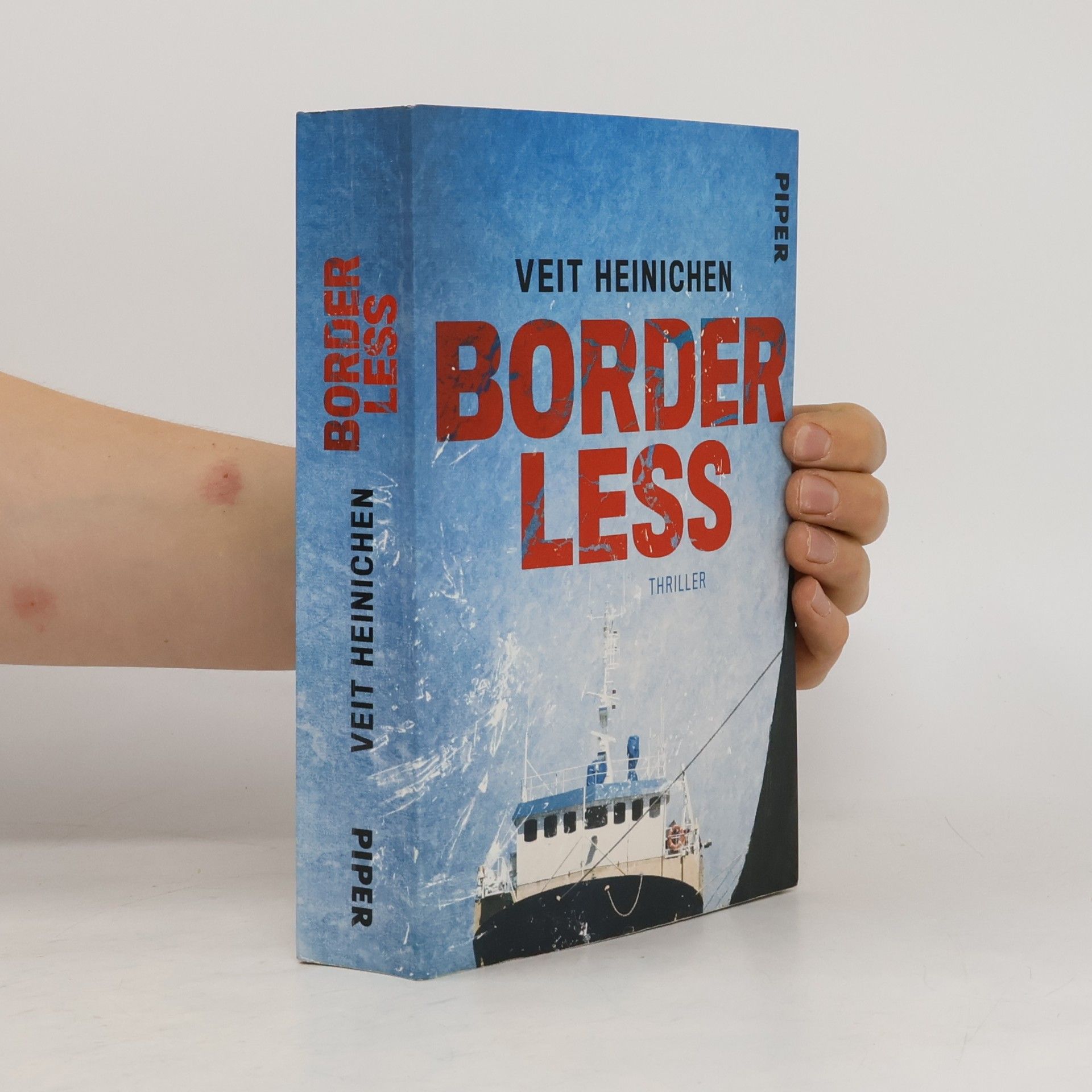 Veit Heinichen Borderless
