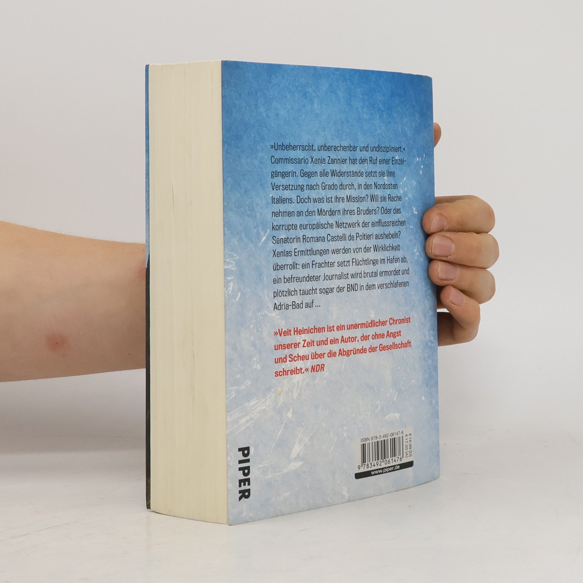 Veit Heinichen Borderless