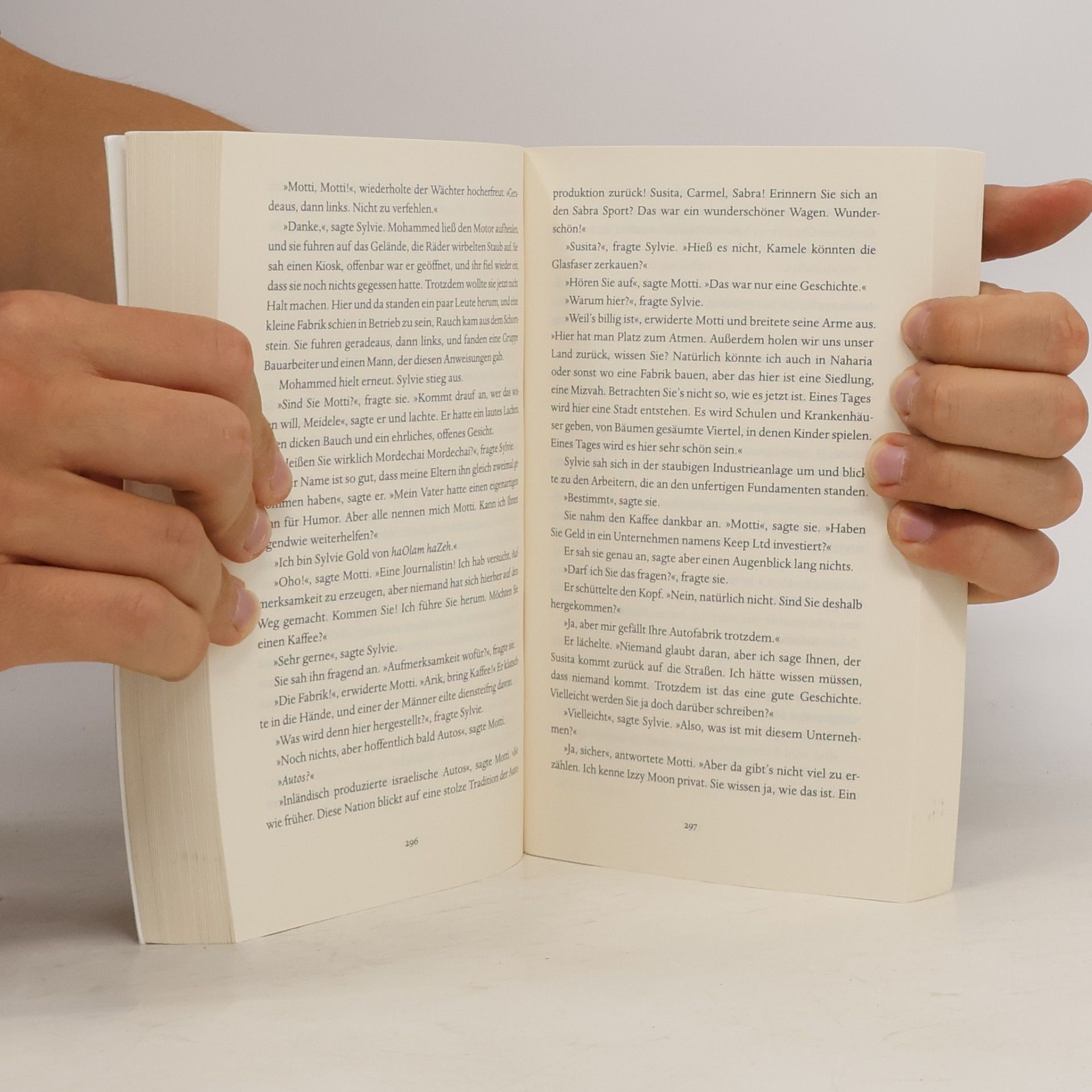 Lavie Tidhar Maror