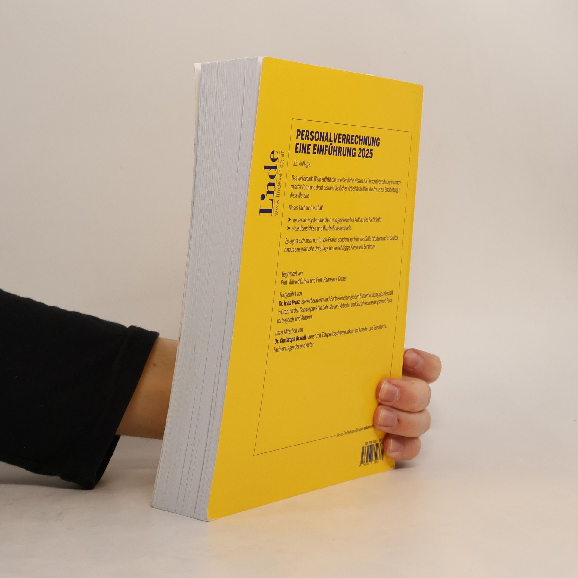 Irina Prinz Personalverrechnung: Eine Einführung 2025: Rechtliche Grundlagen. Erläuterungen. Gelöste Beispiele. 33. Auflage, Stand 1.1.2025