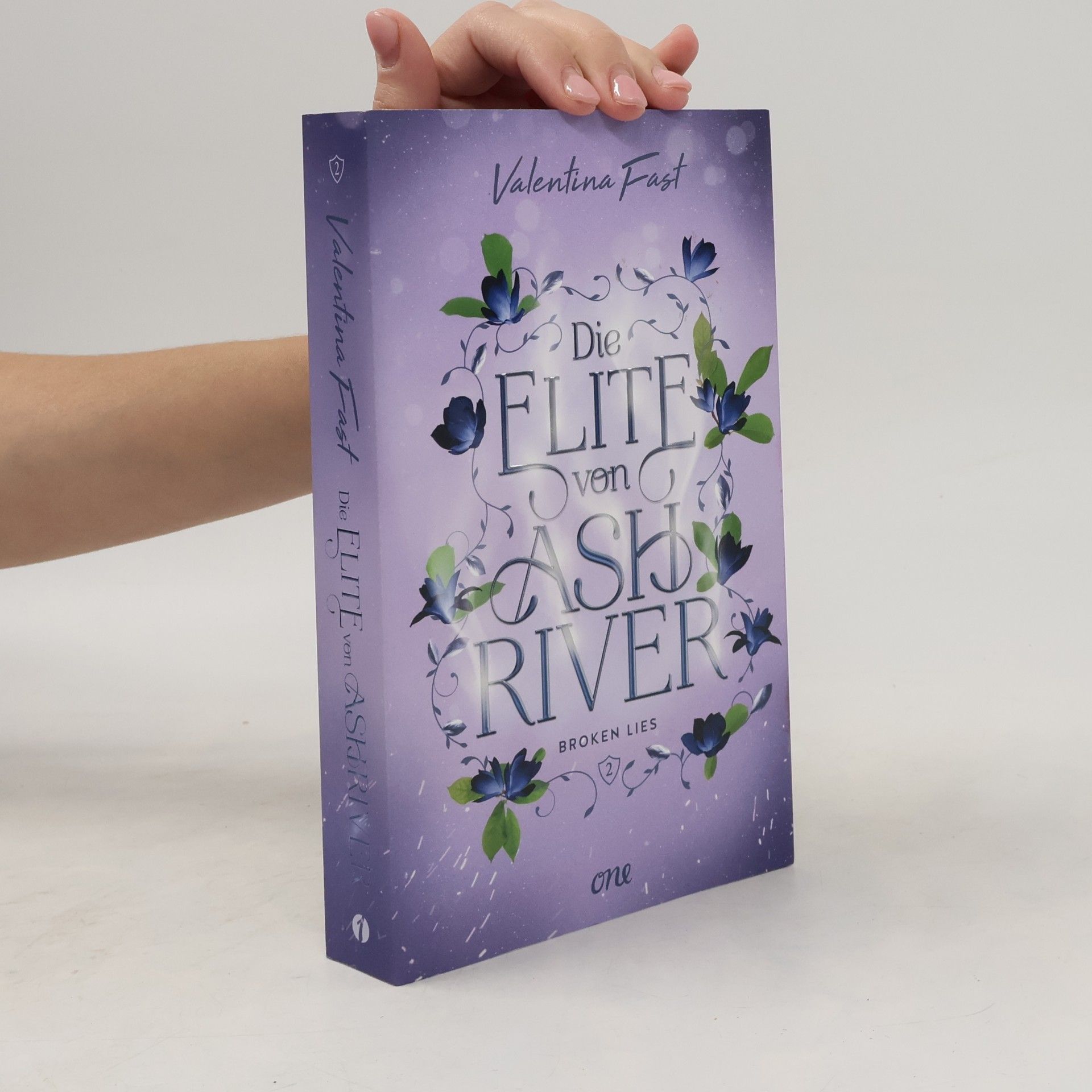 Valentina Fast Die Elite von Ashriver - Broken Lies