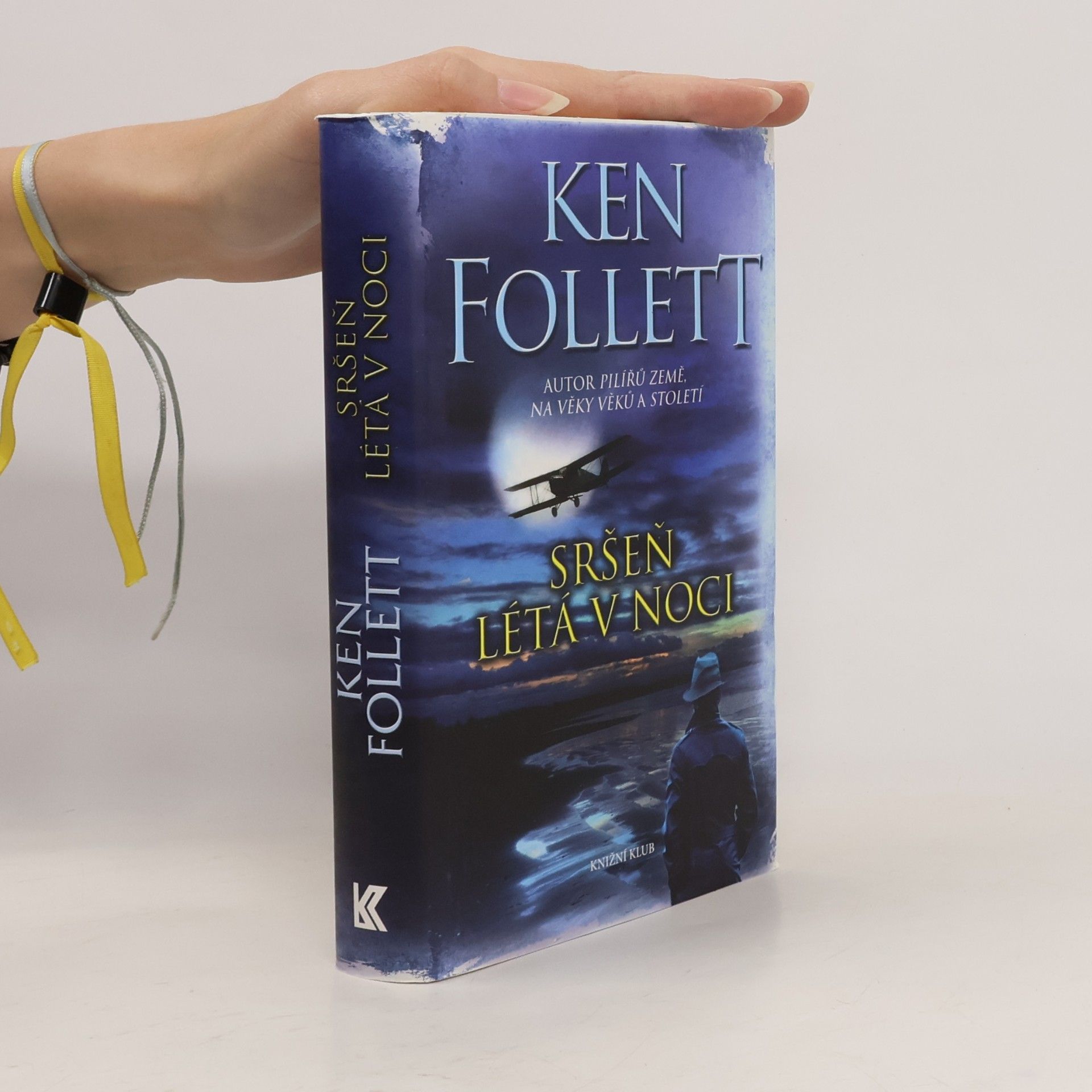 Ken Follett Sršeň létá v noci