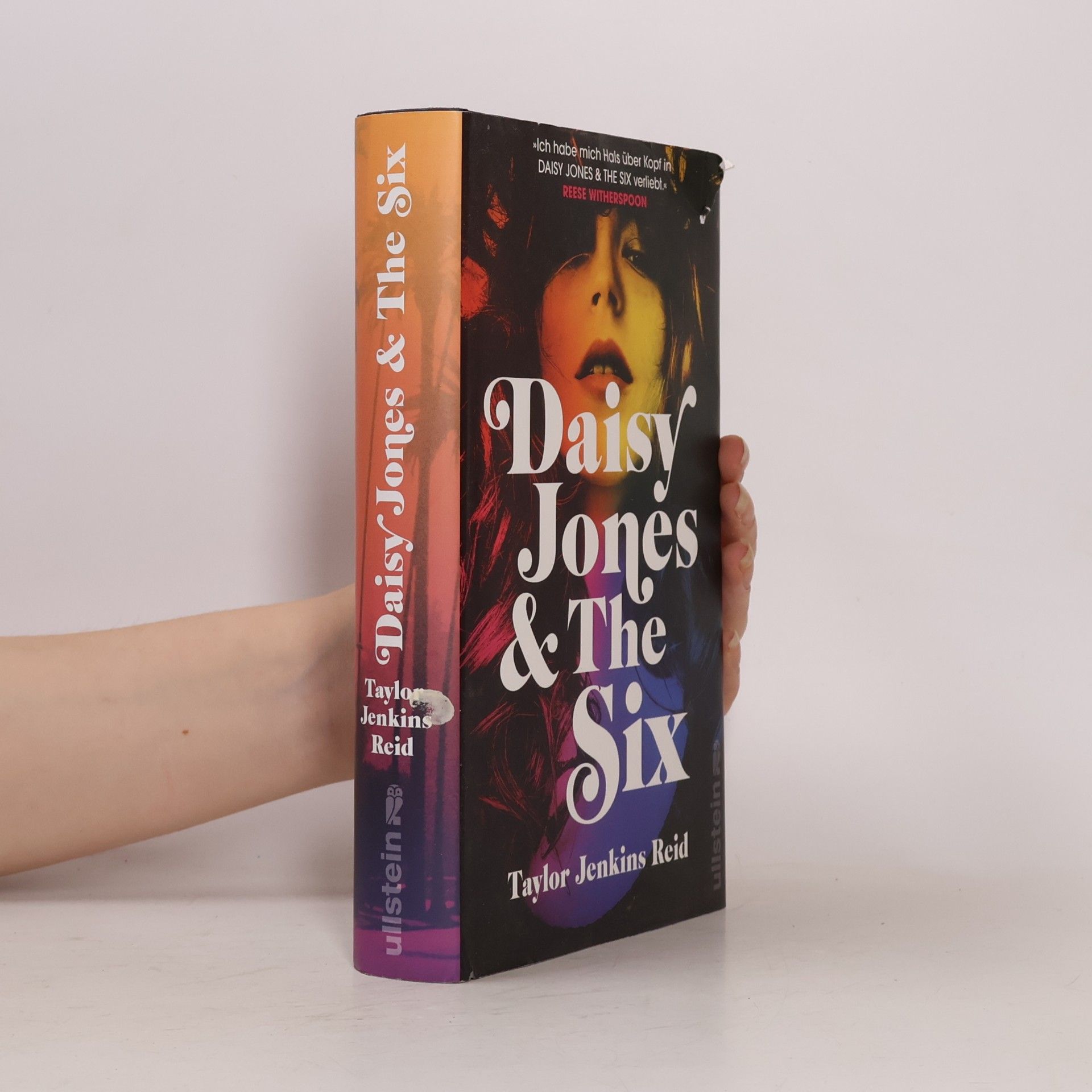 Taylor Jenkins Reid Daisy Jones & The Six