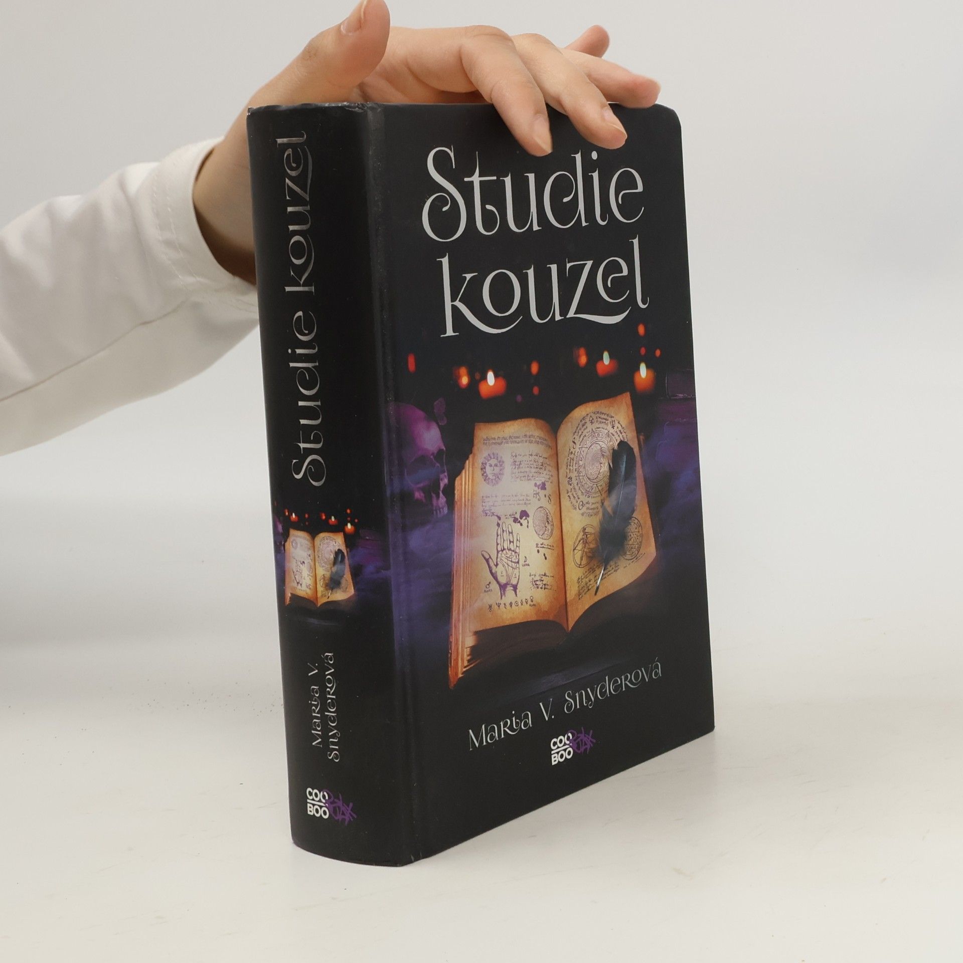 Maria V. Snyder Studie kouzel