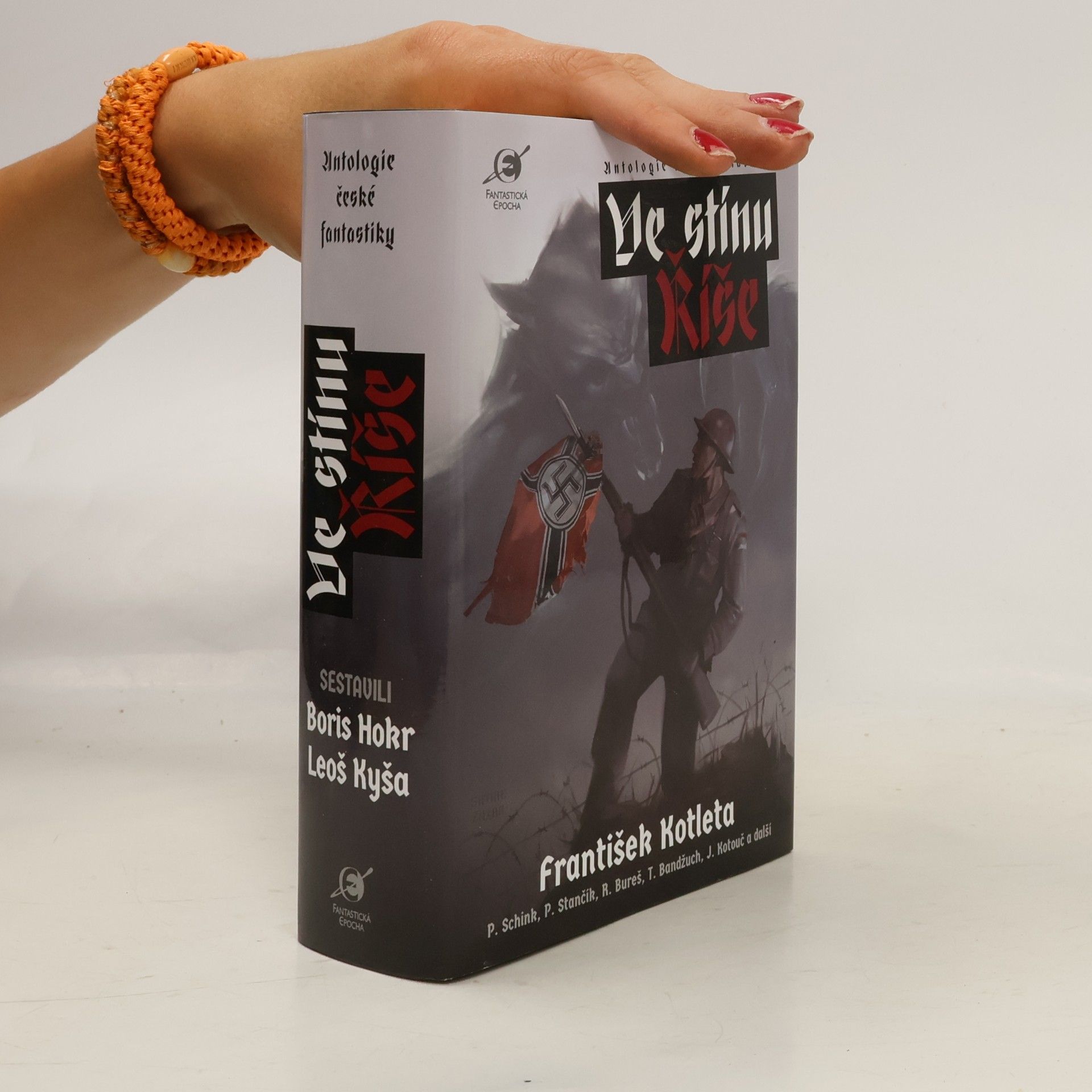 Michal Tesáček Ve stínu Říše: Antologie české fantastiky