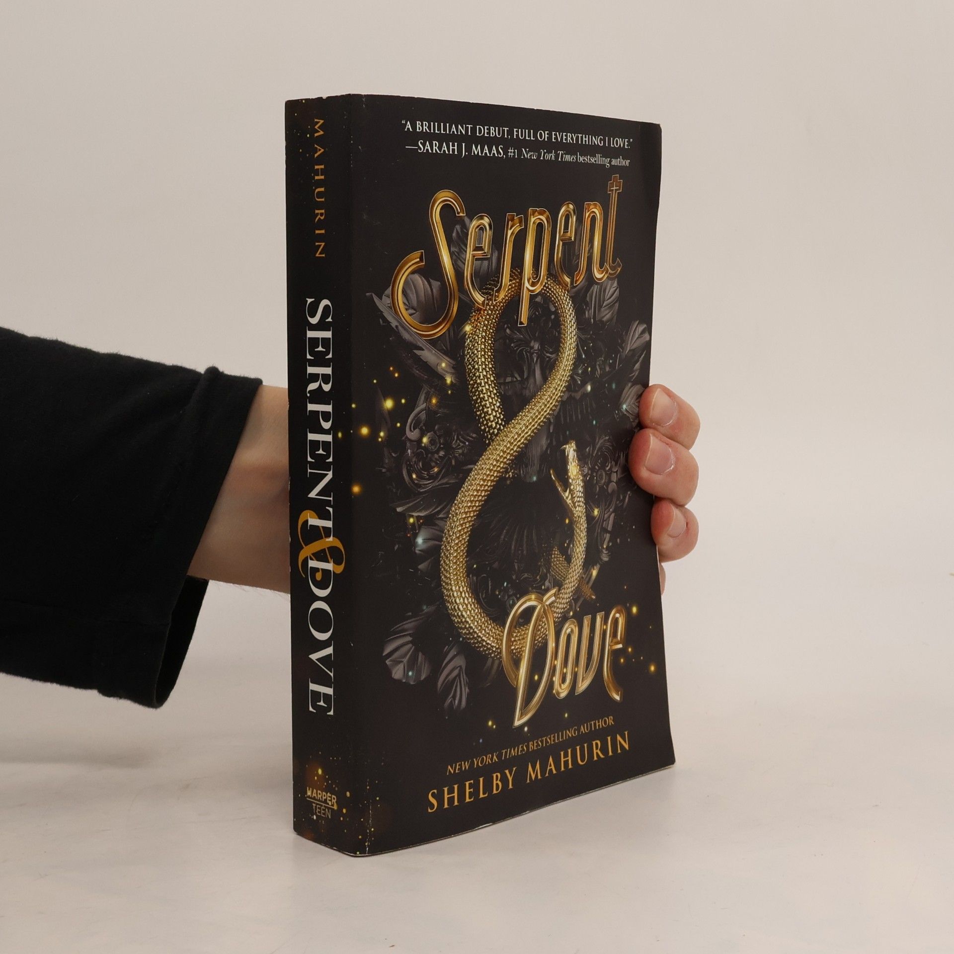 Shelby Mahurin Serpent & Dove