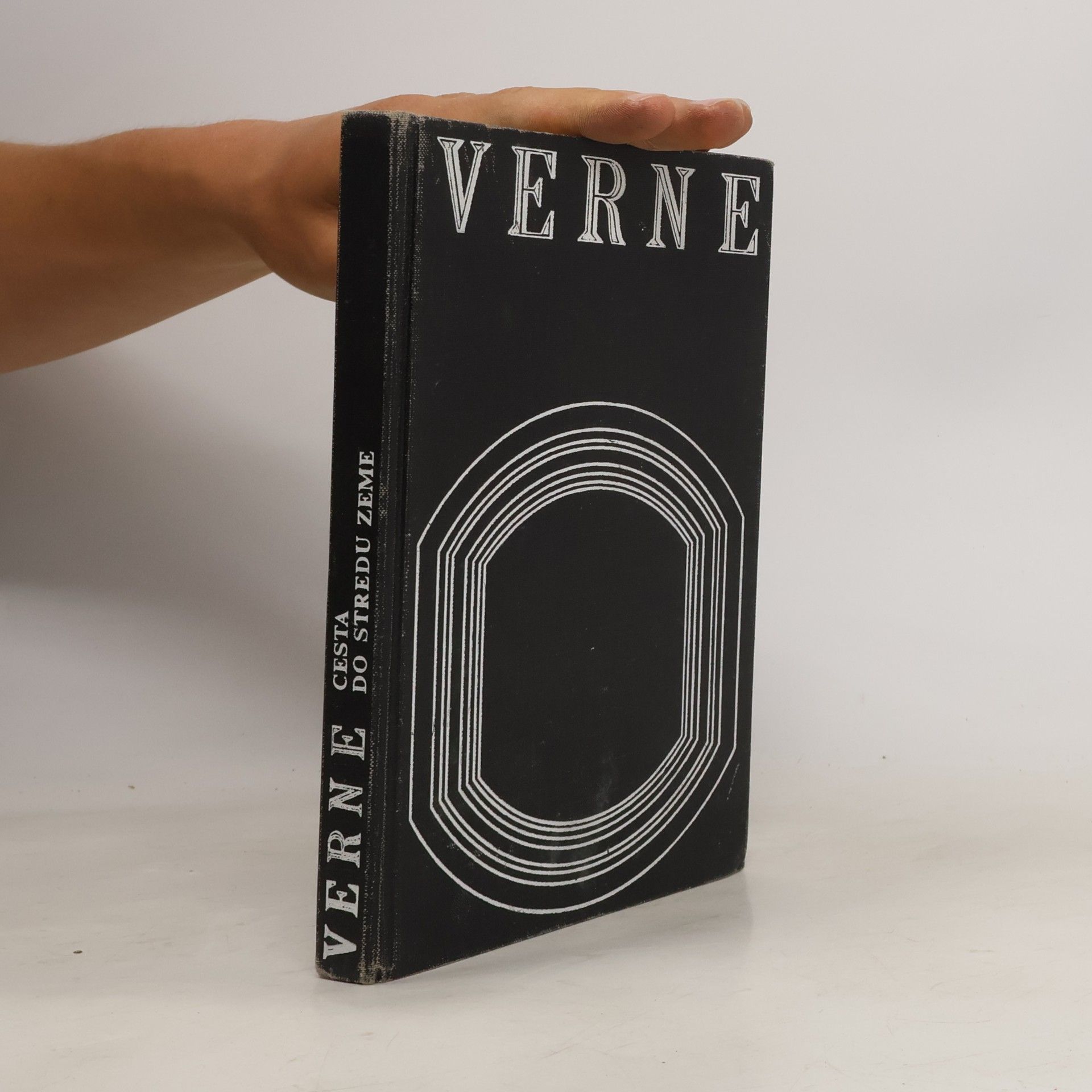 Jules Verne Cesta do stredu Zeme