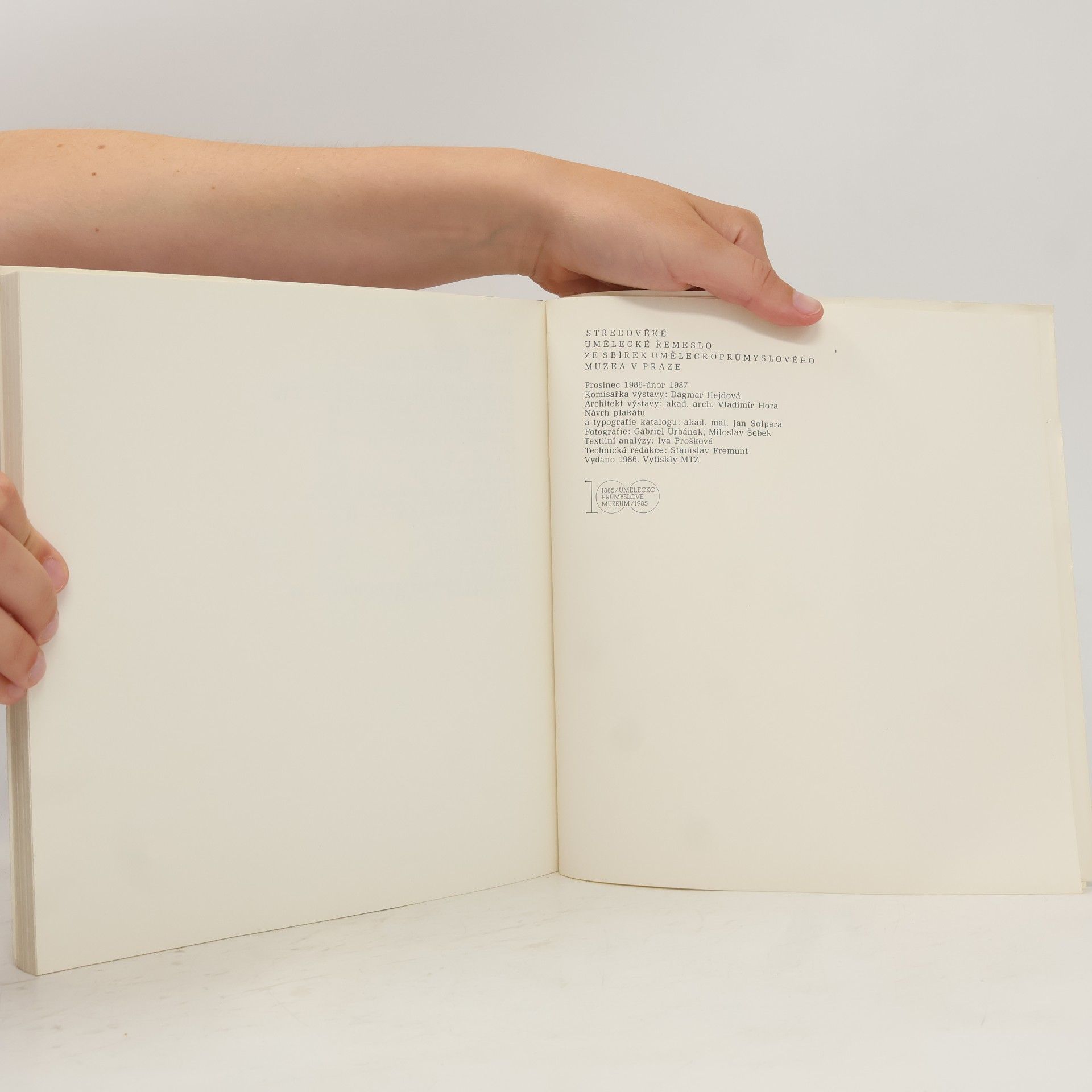 Autores varios Středověké umělecké řemeslo
