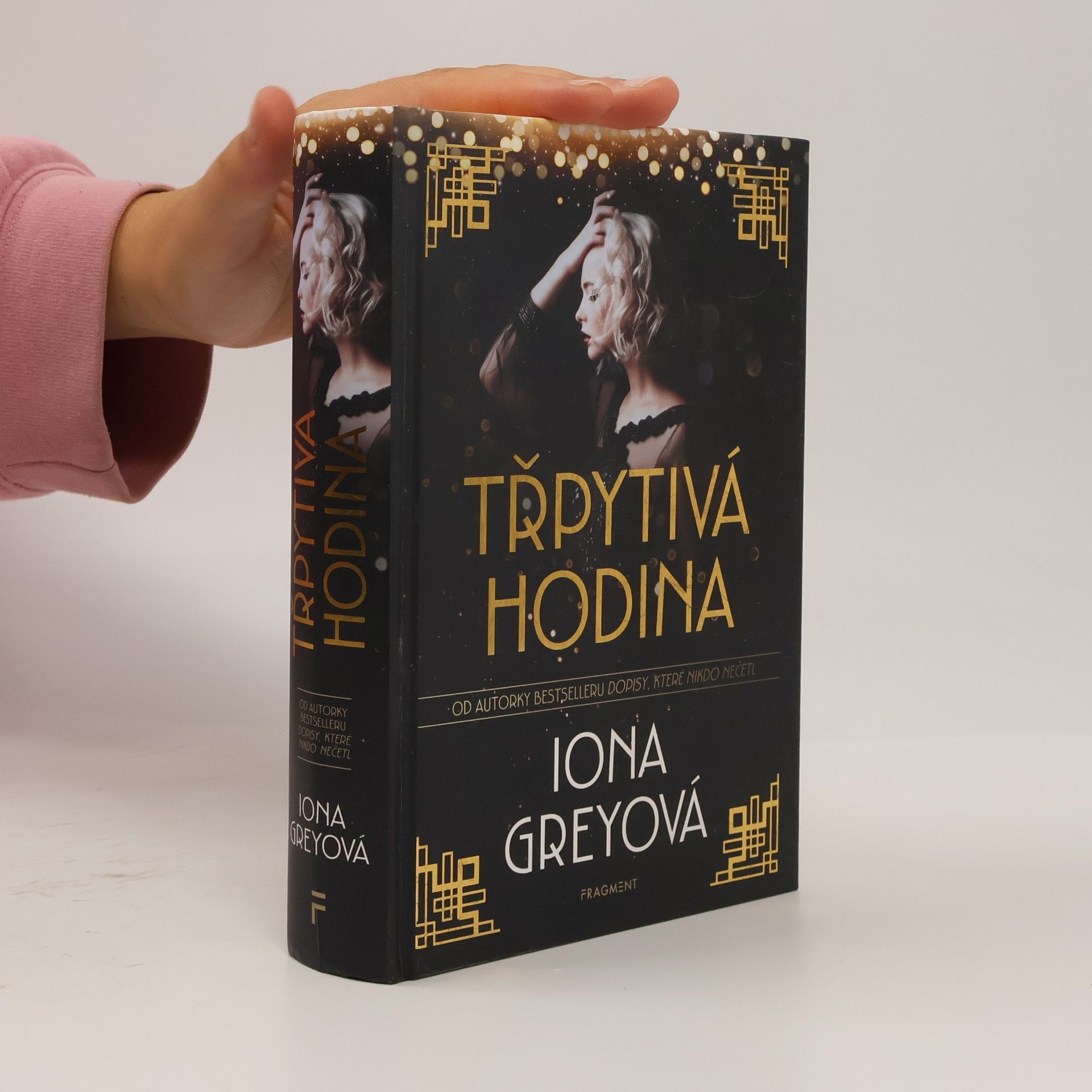 Iona Grey Třpytivá hodina