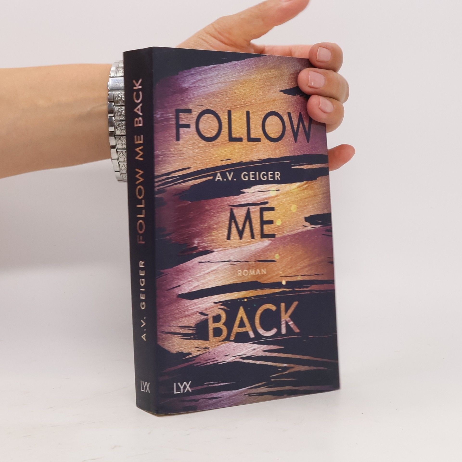 A.V. Geiger Follow me back