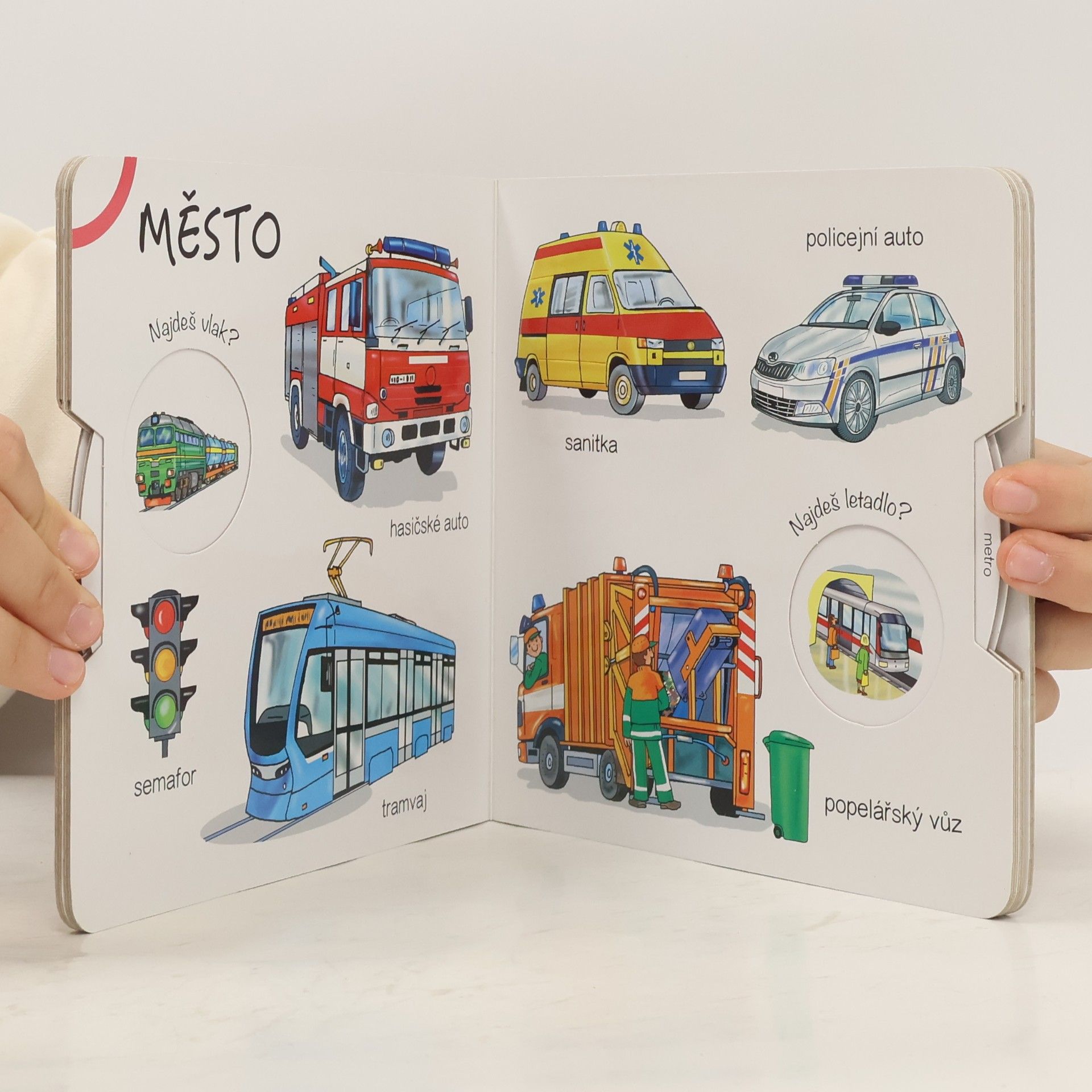Kolektív autorov Chytrá kolečka. Auta a stroje