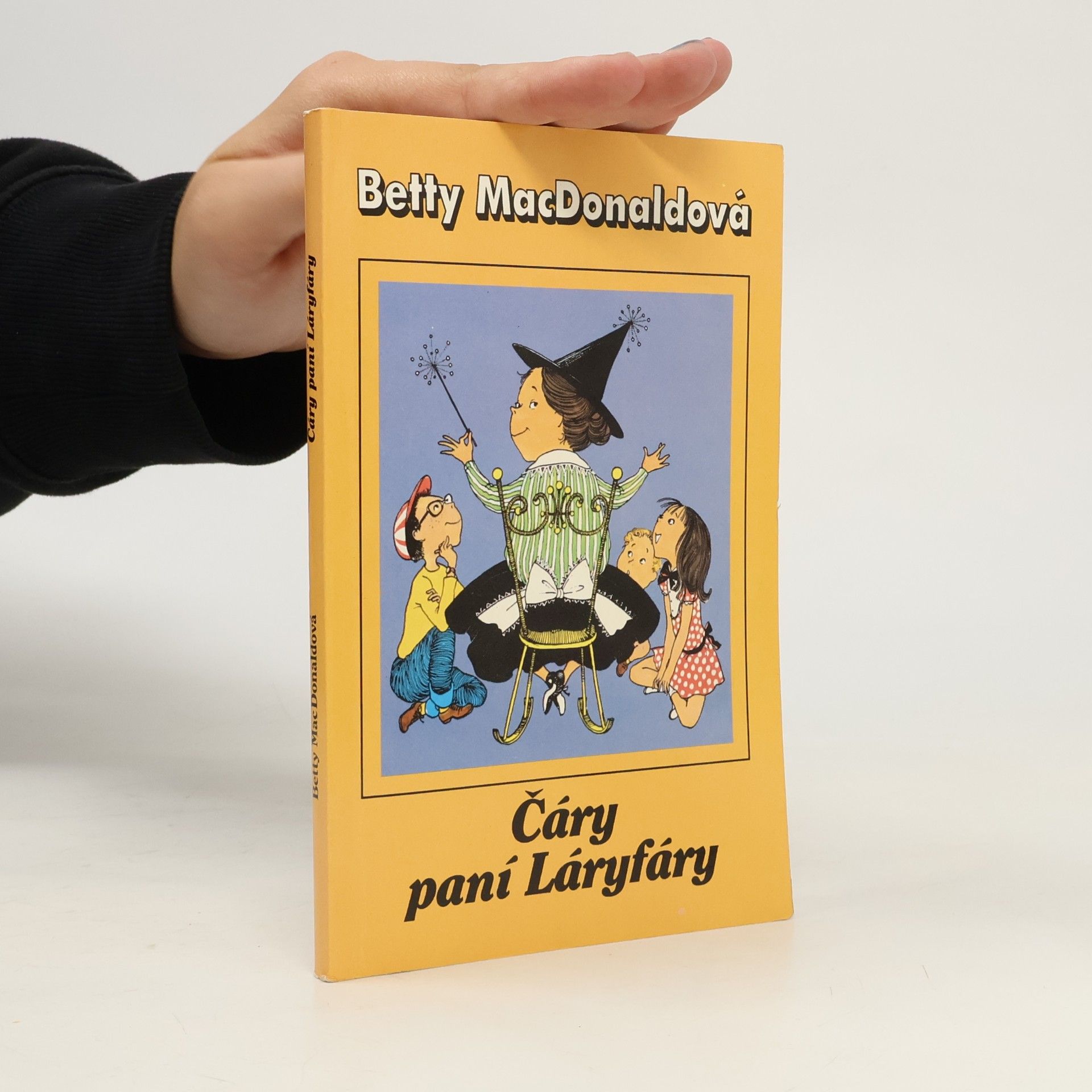 Betty MacDonald Čáry paní Láryfáry
