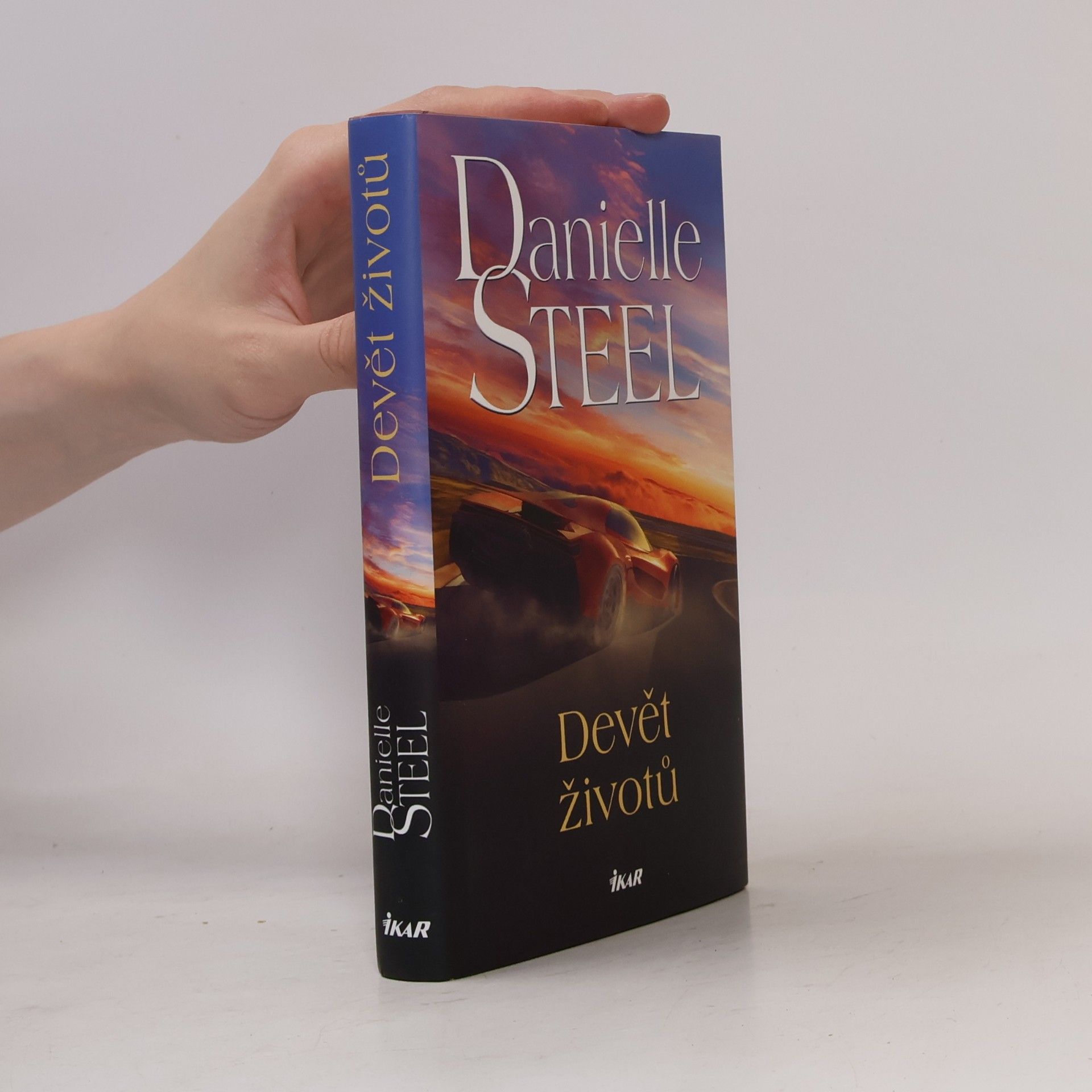 Danielle Steel Devět životů