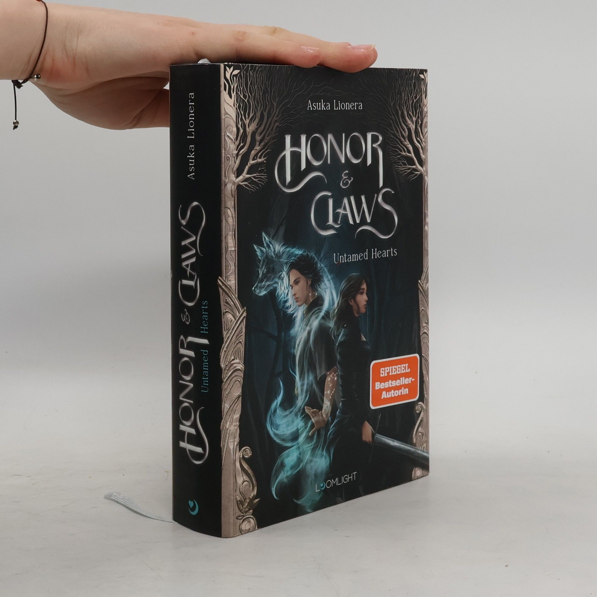 Asuka Lionera Honor & Claws 1: Untamed Hearts