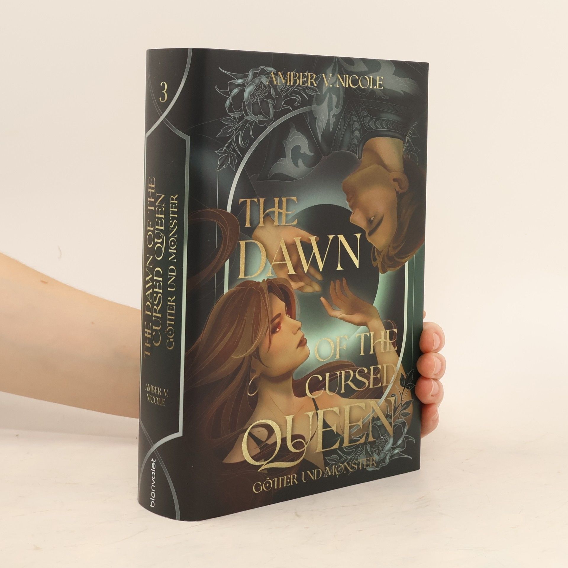 Amber V. Nicole The Dawn of the Cursed Queen 3