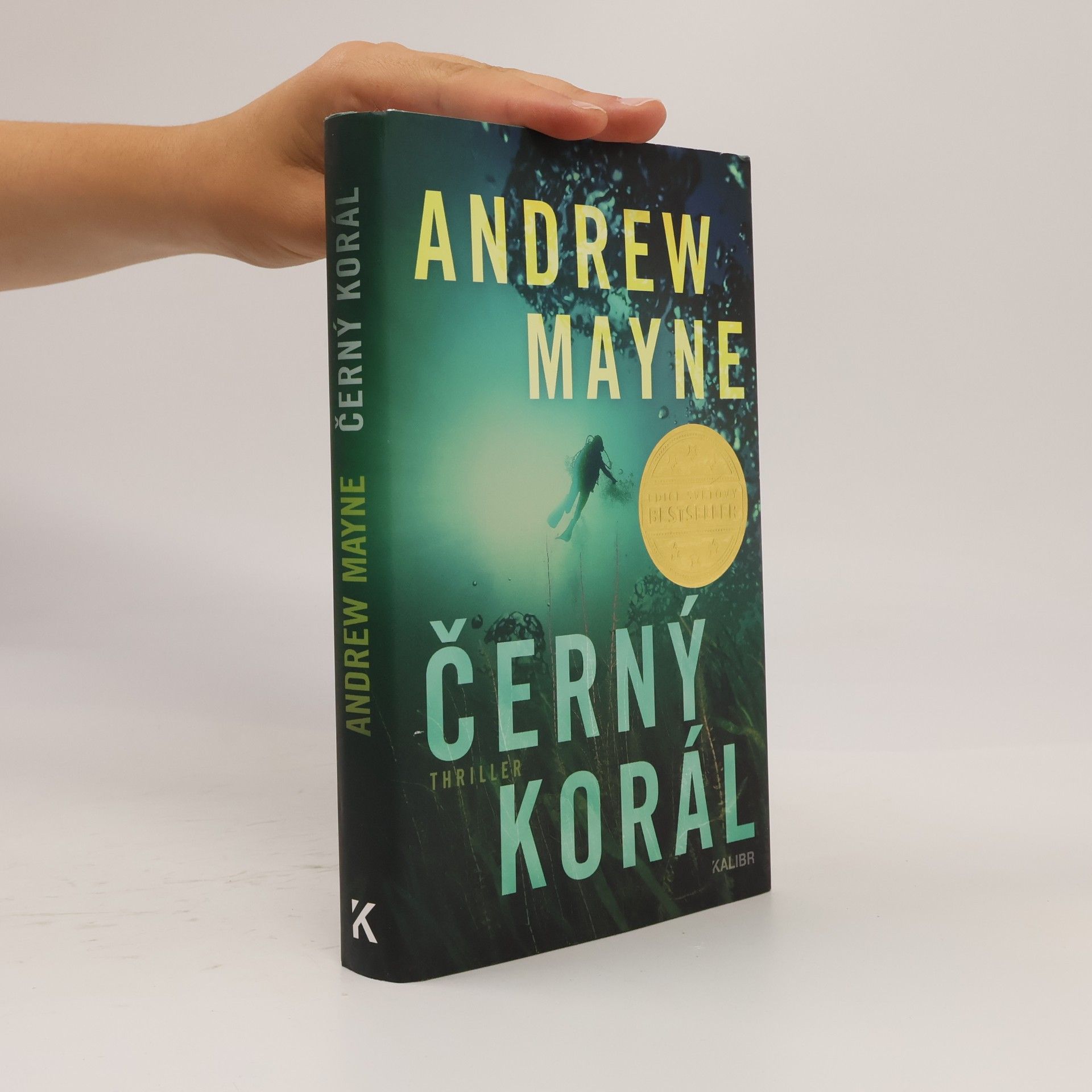 Andrew Mayne Černý korál