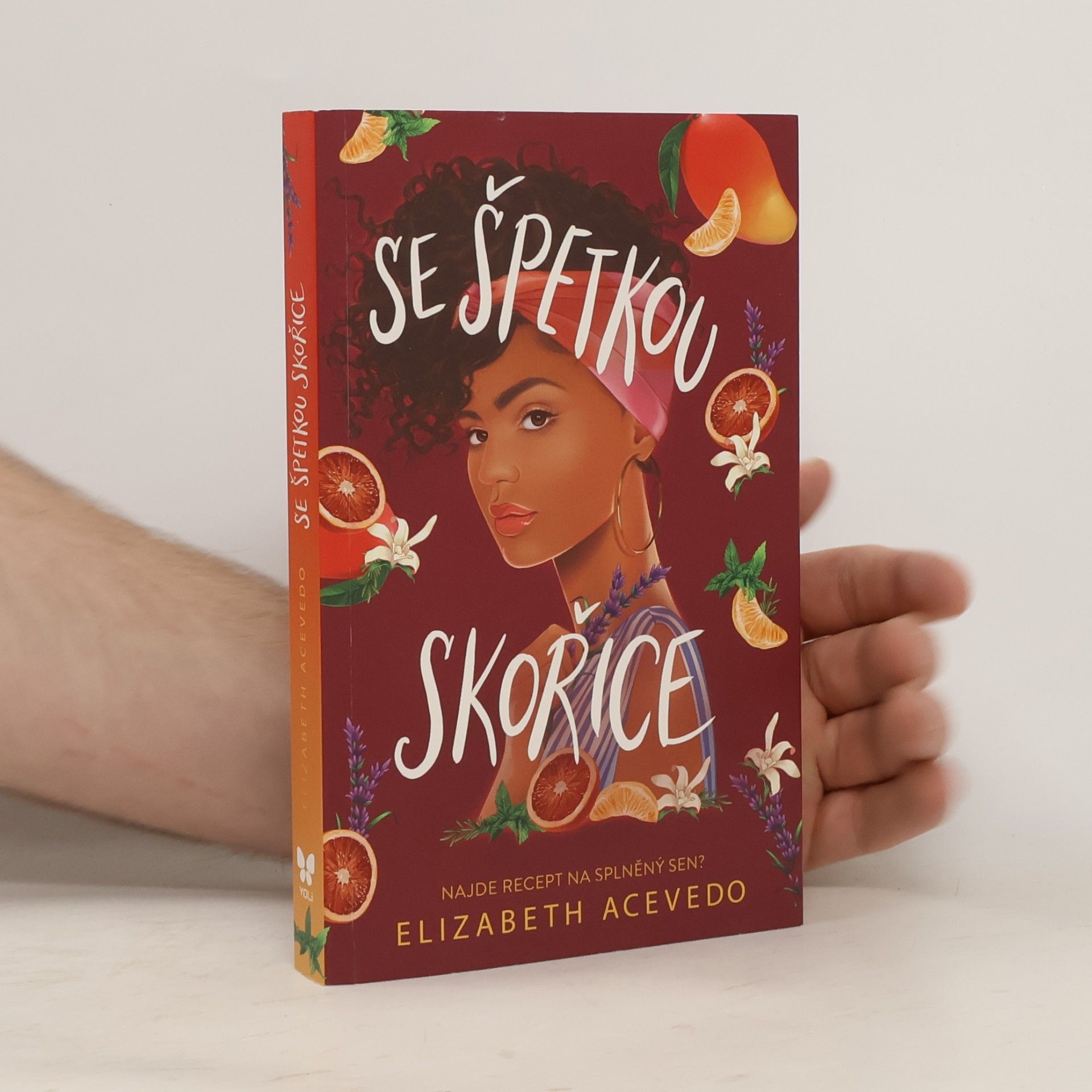 Elizabeth Acevedo Se špetkou skořice