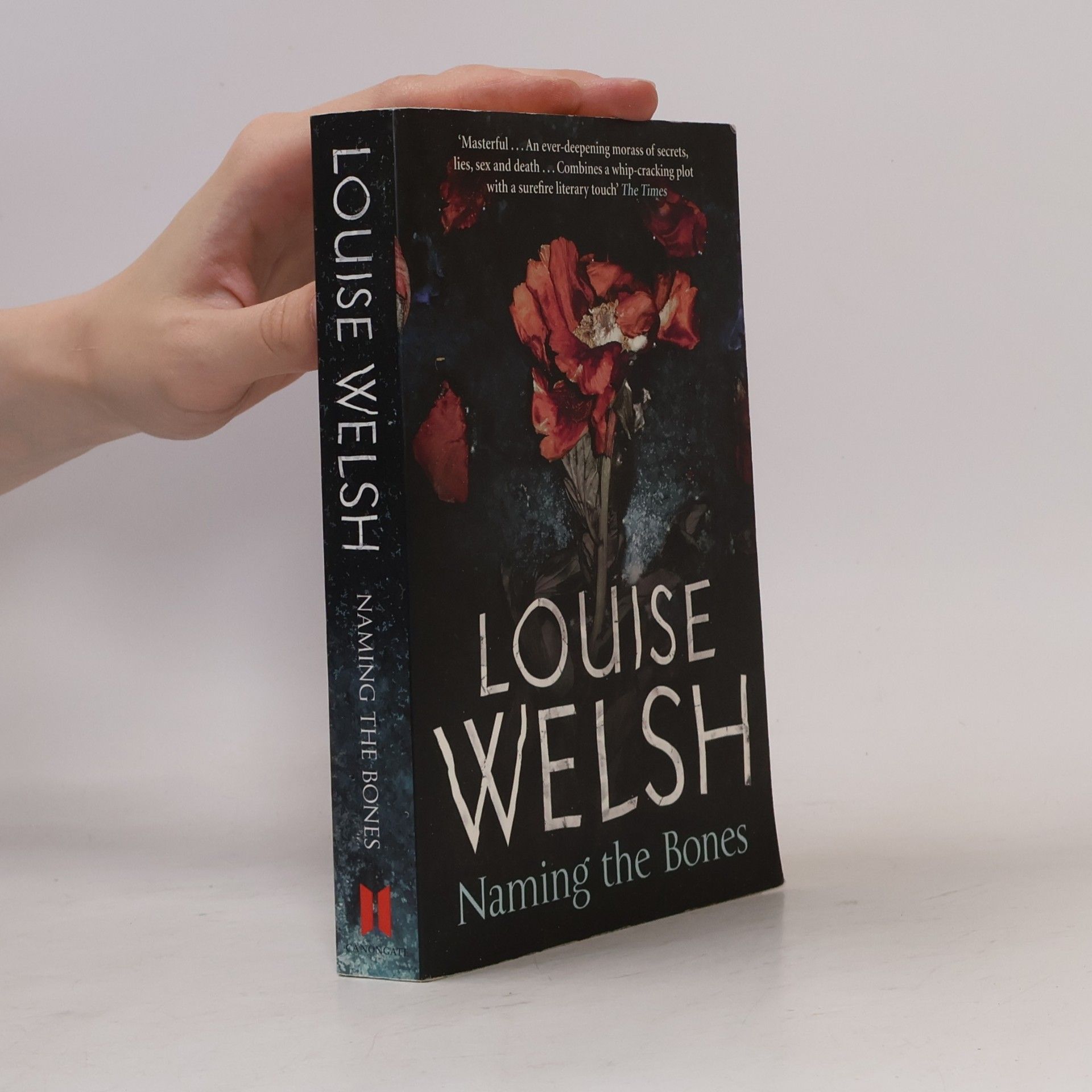 Louise Welsh Naming the Bones